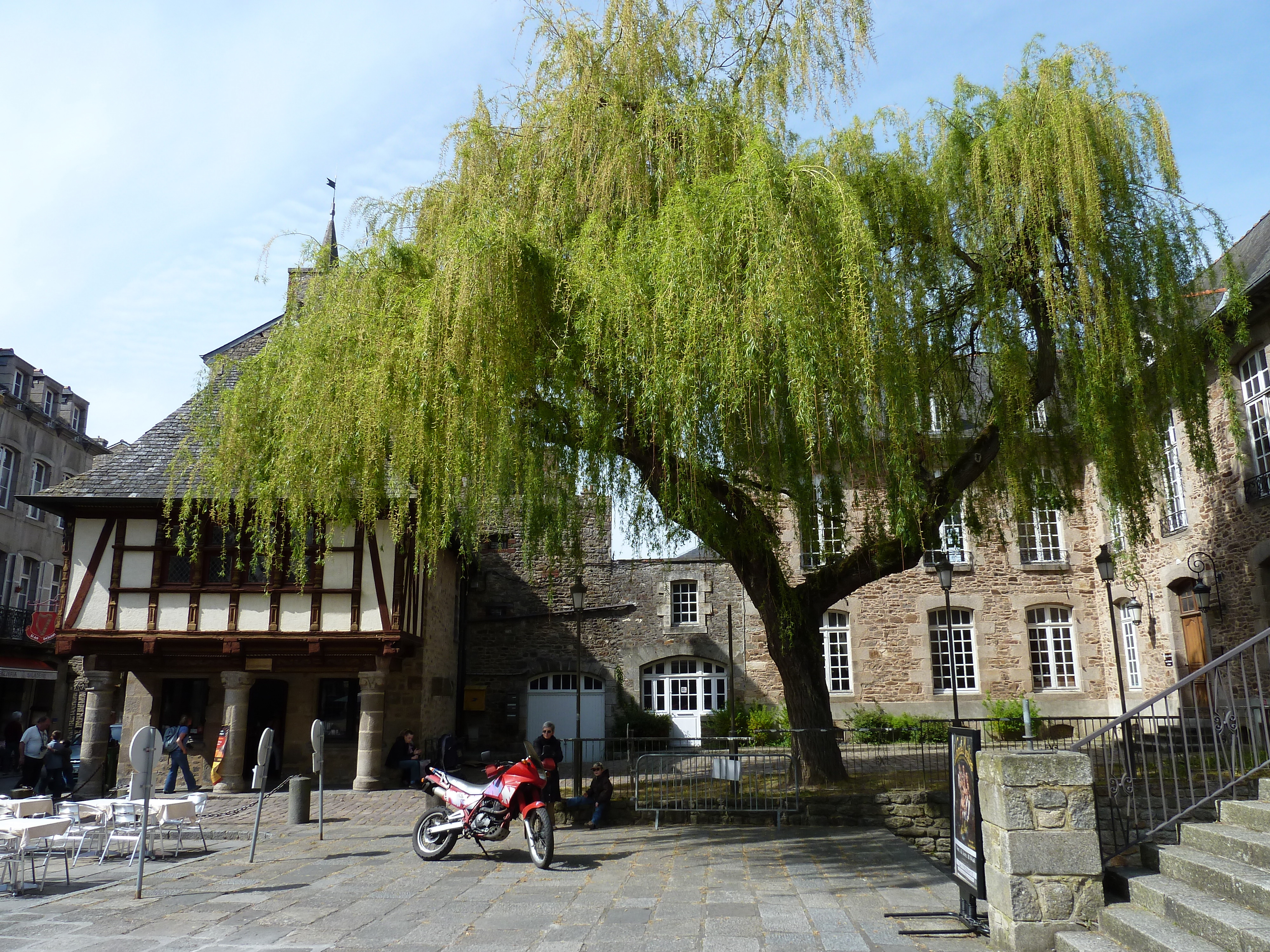 Picture France Dinan 2010-04 46 - Center Dinan