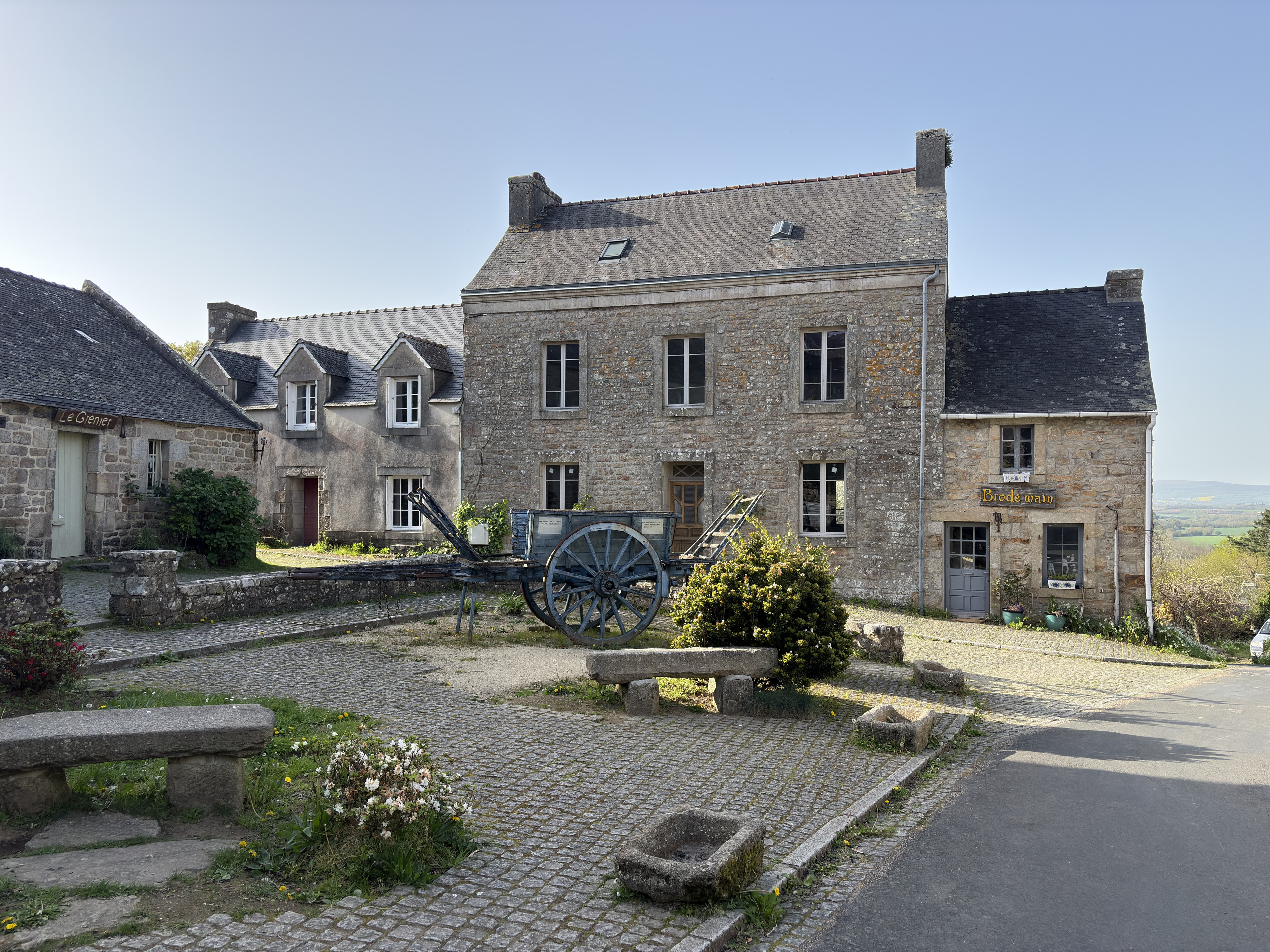 Picture France Locronan 2026-04 79 - Center Locronan