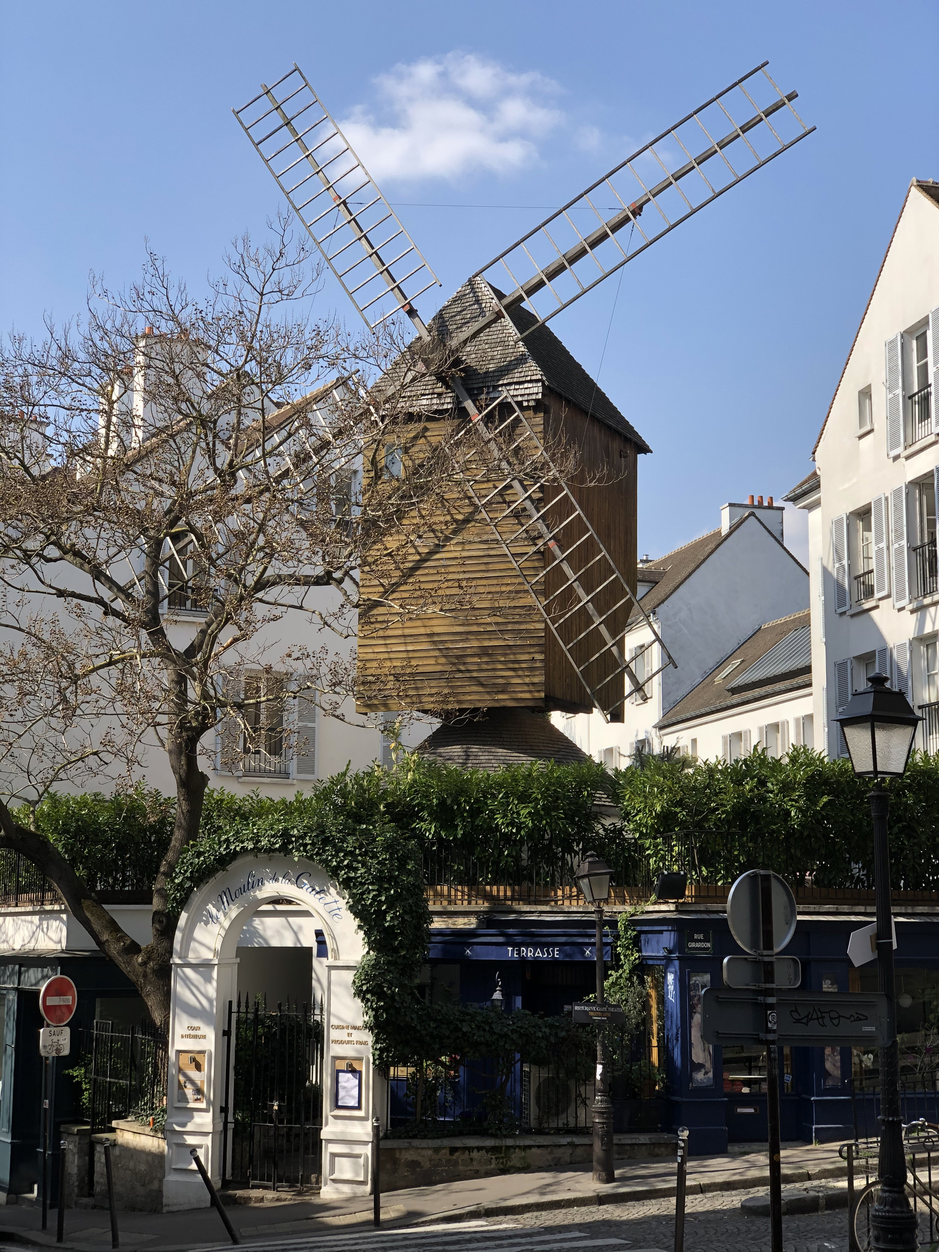 Picture France Paris lockdown 2020-03 3 - Tour Paris lockdown