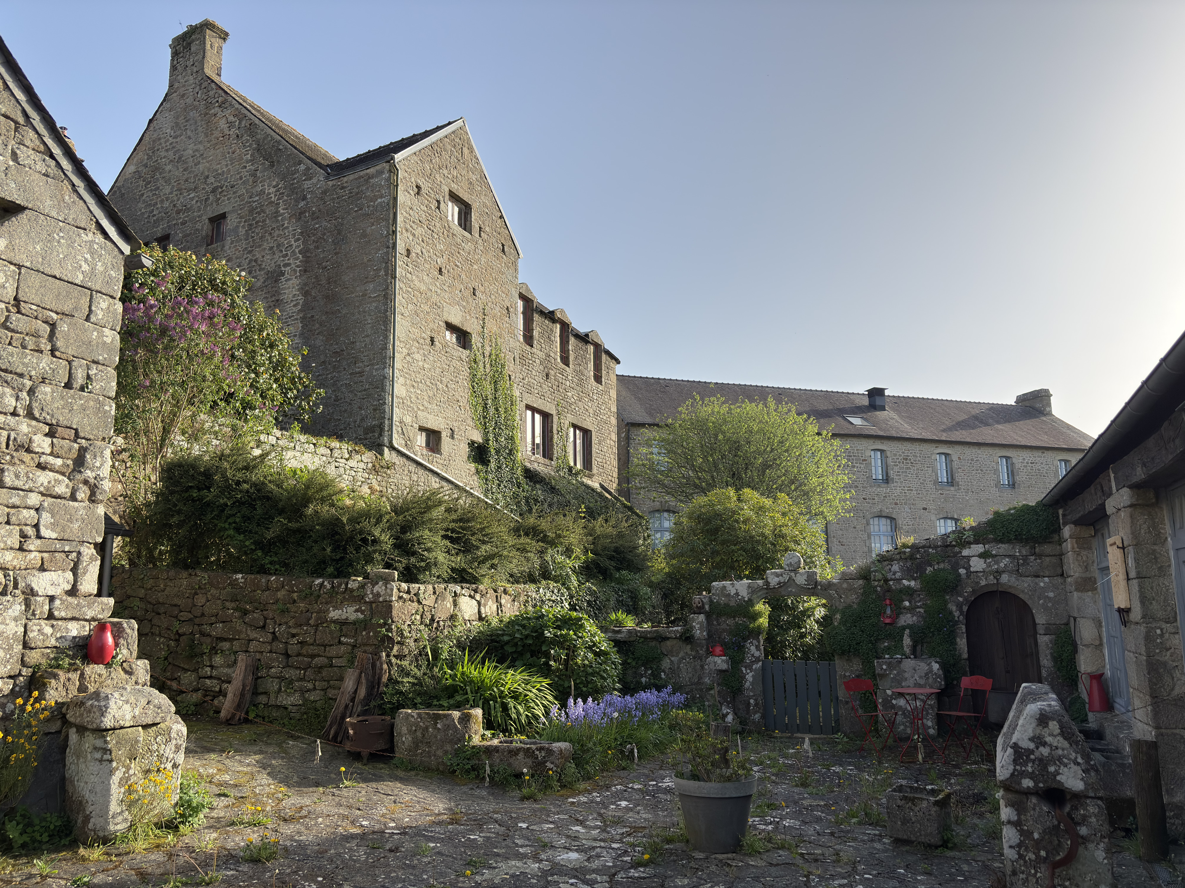 Picture France Locronan 2026-04 26 - Recreation Locronan