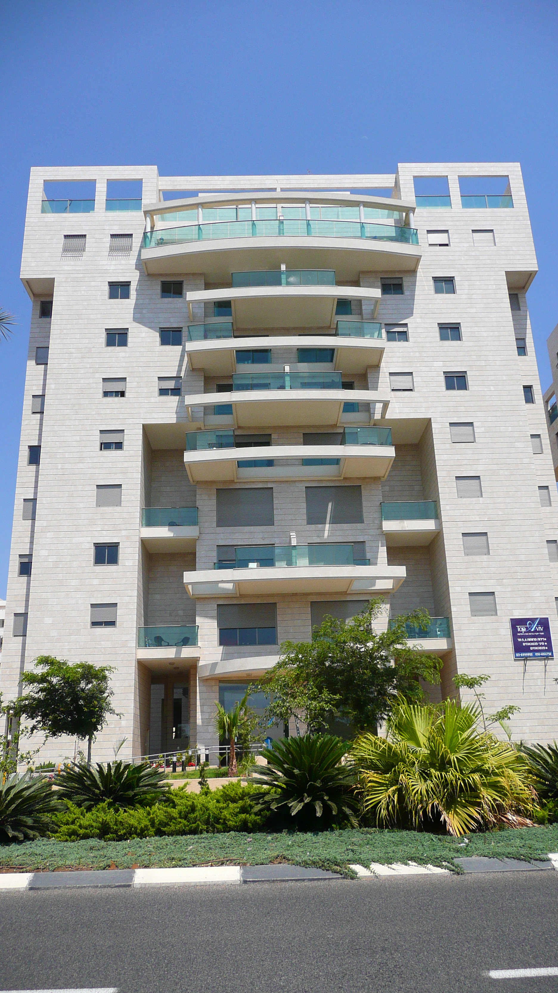Picture Israel Tel Aviv North Tel Aviv 2007-06 42 - Around North Tel Aviv