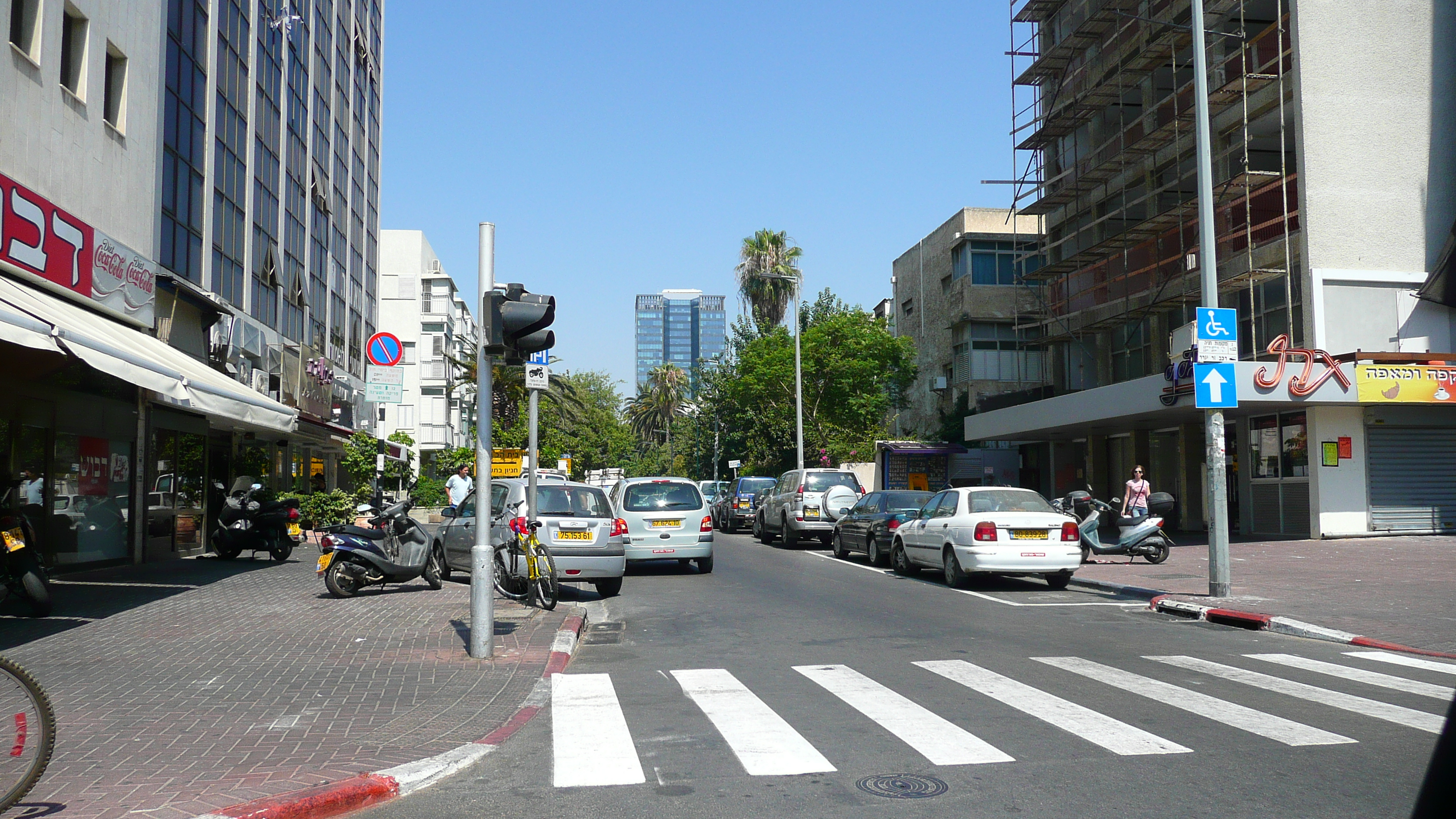 Picture Israel Tel Aviv Ibn Gvirol Street 2007-06 56 - History Ibn Gvirol Street