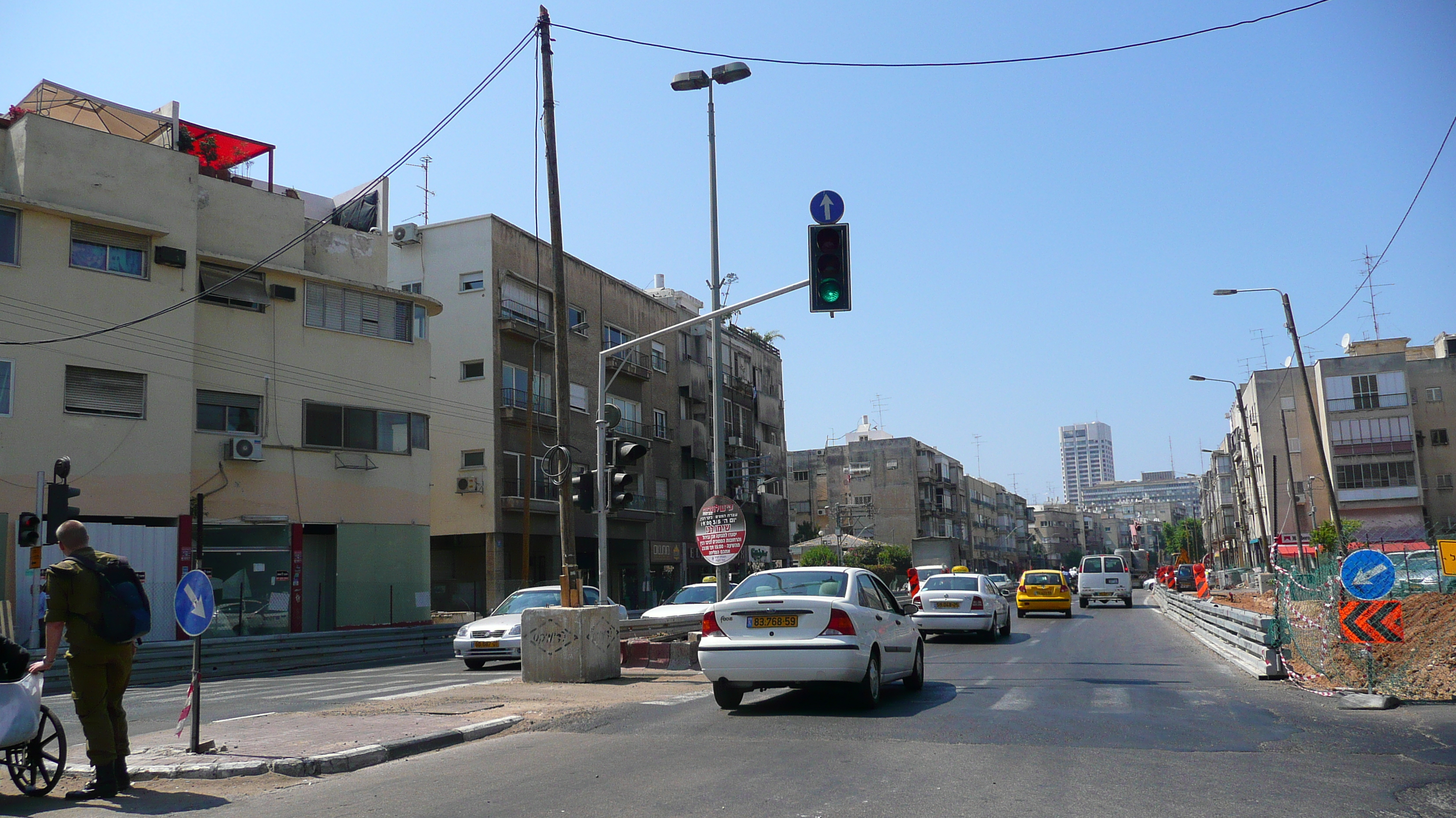 Picture Israel Tel Aviv Ibn Gvirol Street 2007-06 59 - Recreation Ibn Gvirol Street