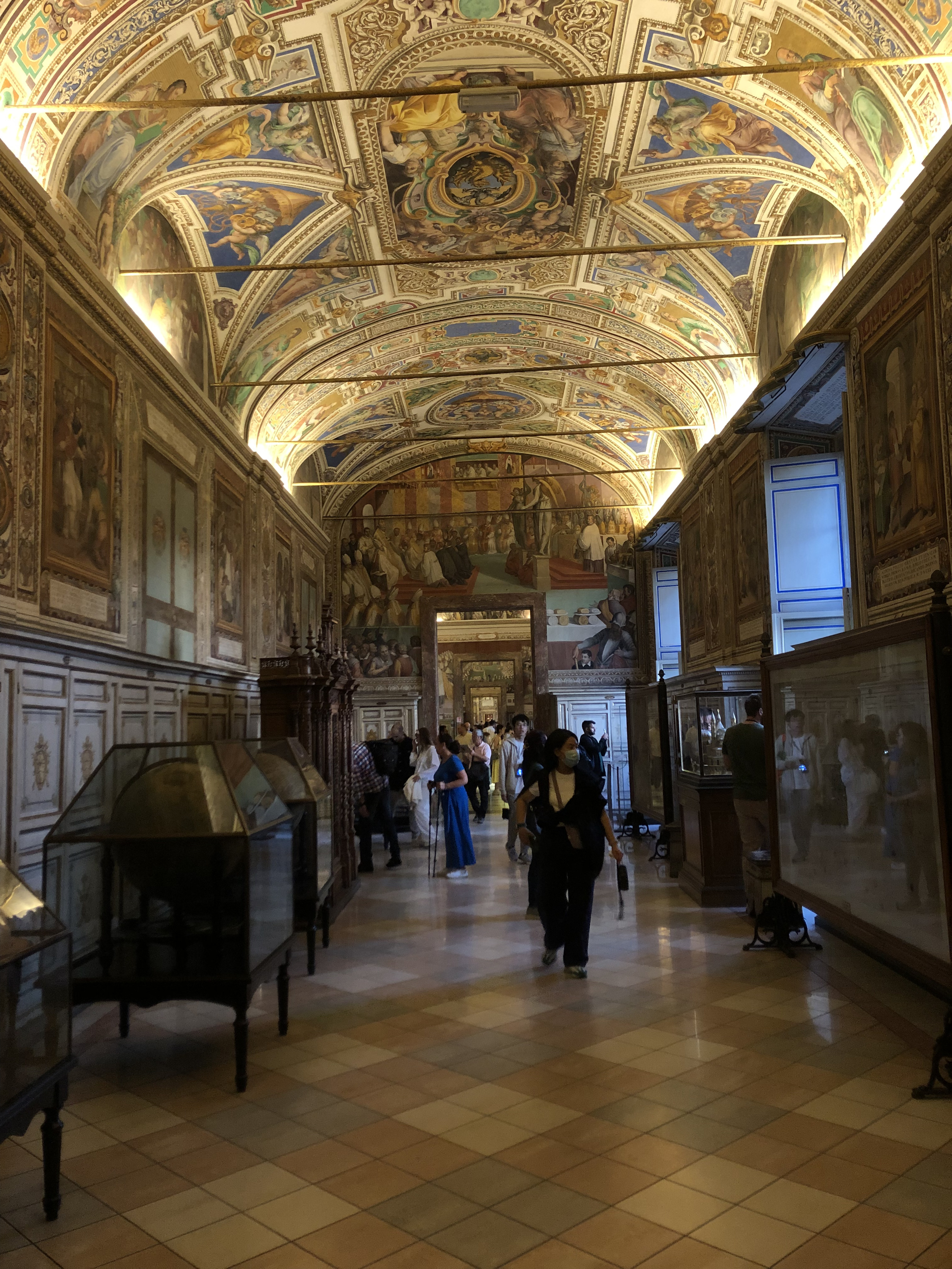Picture Italy Rome Vatican Museum 2024-09 9 - Center Vatican Museum
