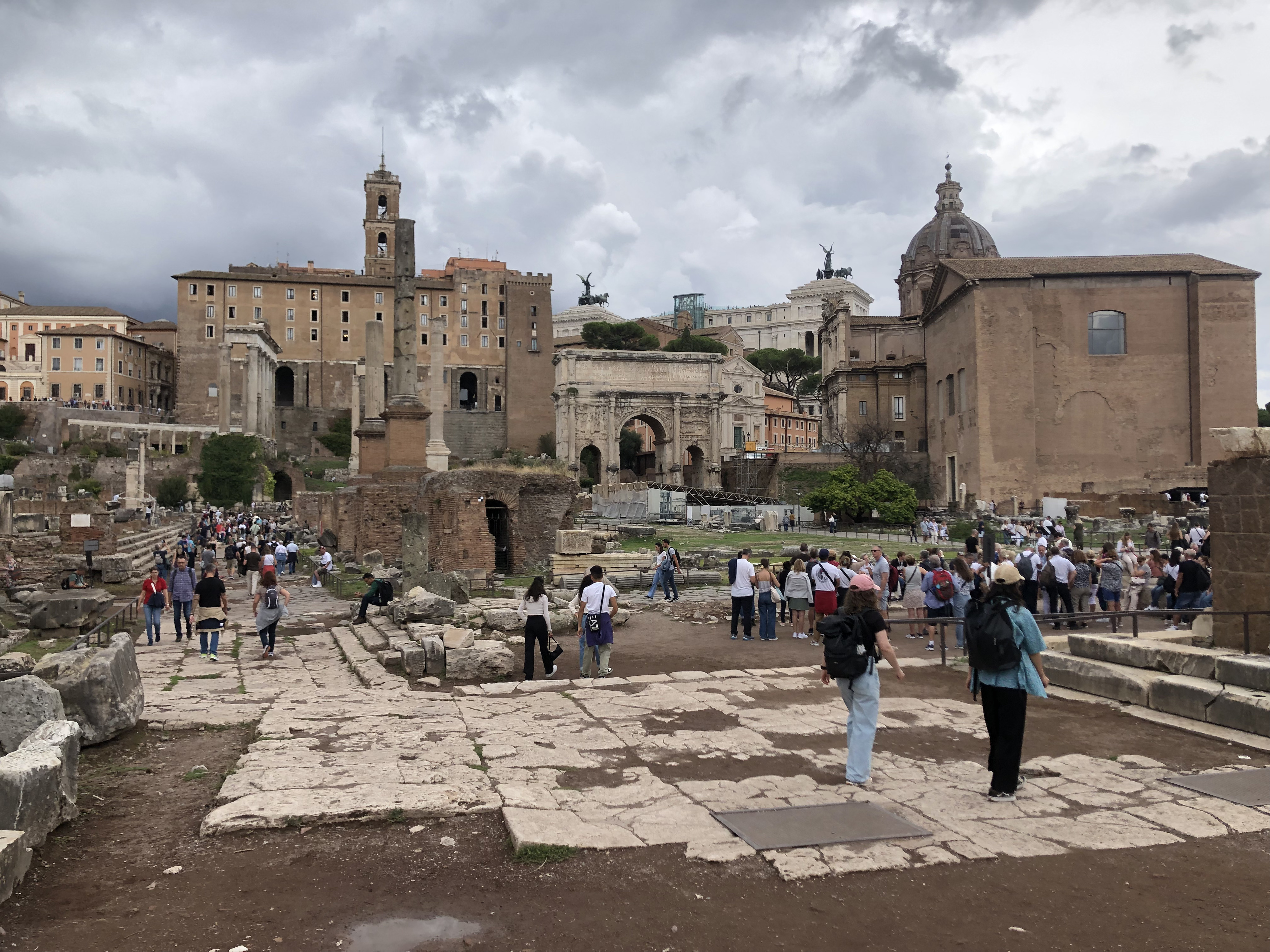 Picture Italy Rome Roman Forum 2024-09 21 - Tour Roman Forum