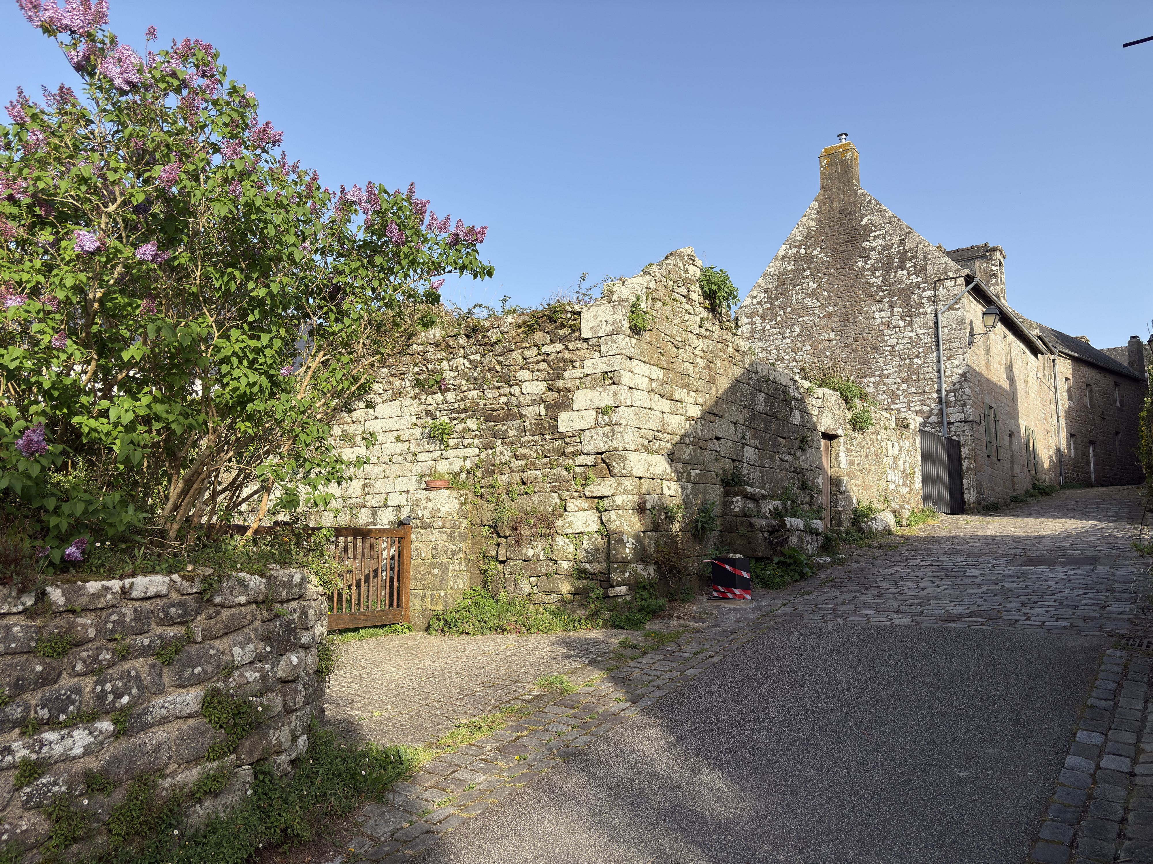 Picture France Locronan 2026-04 64 - Around Locronan