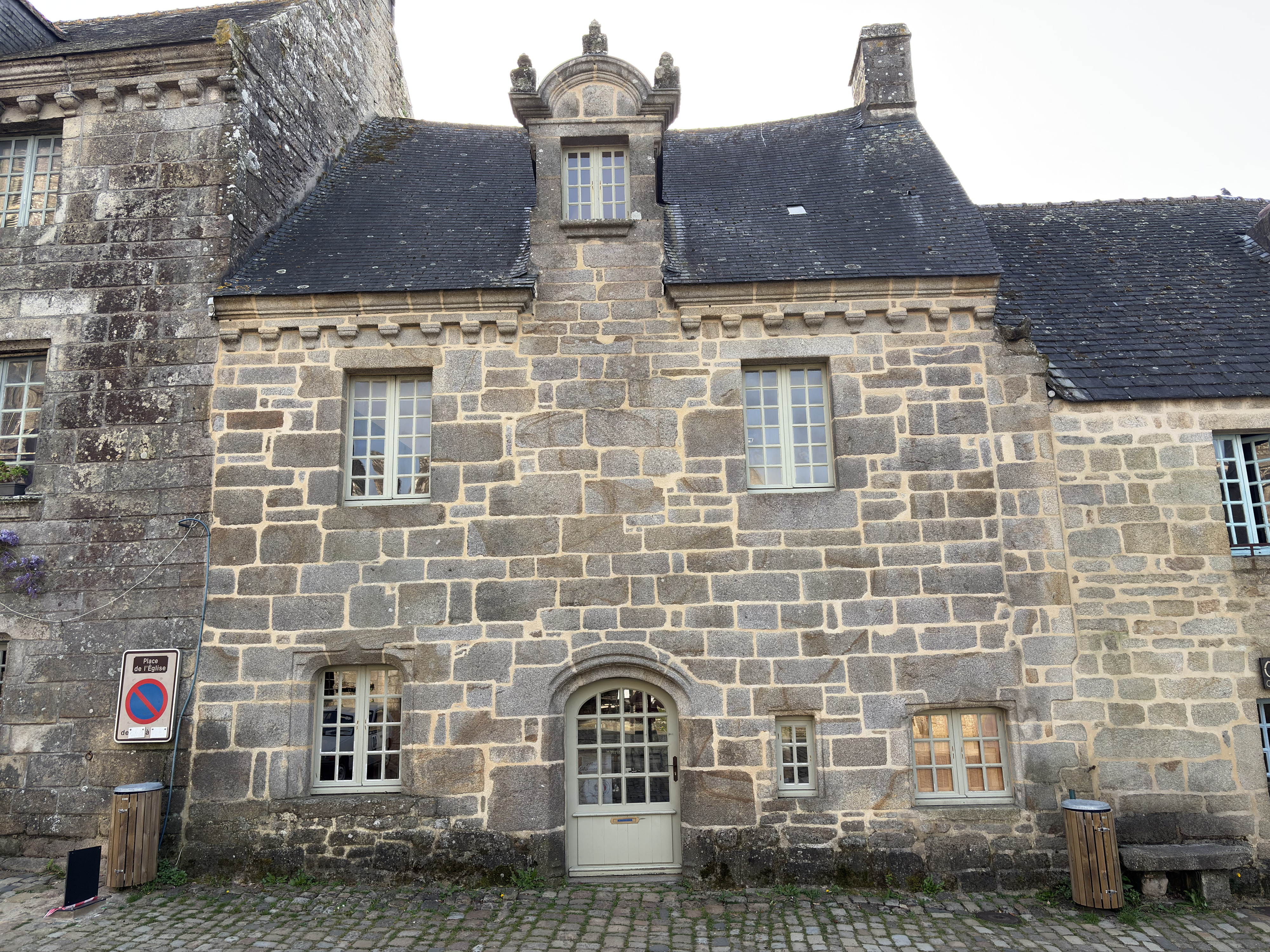 Picture France Locronan 2026-04 82 - Tour Locronan