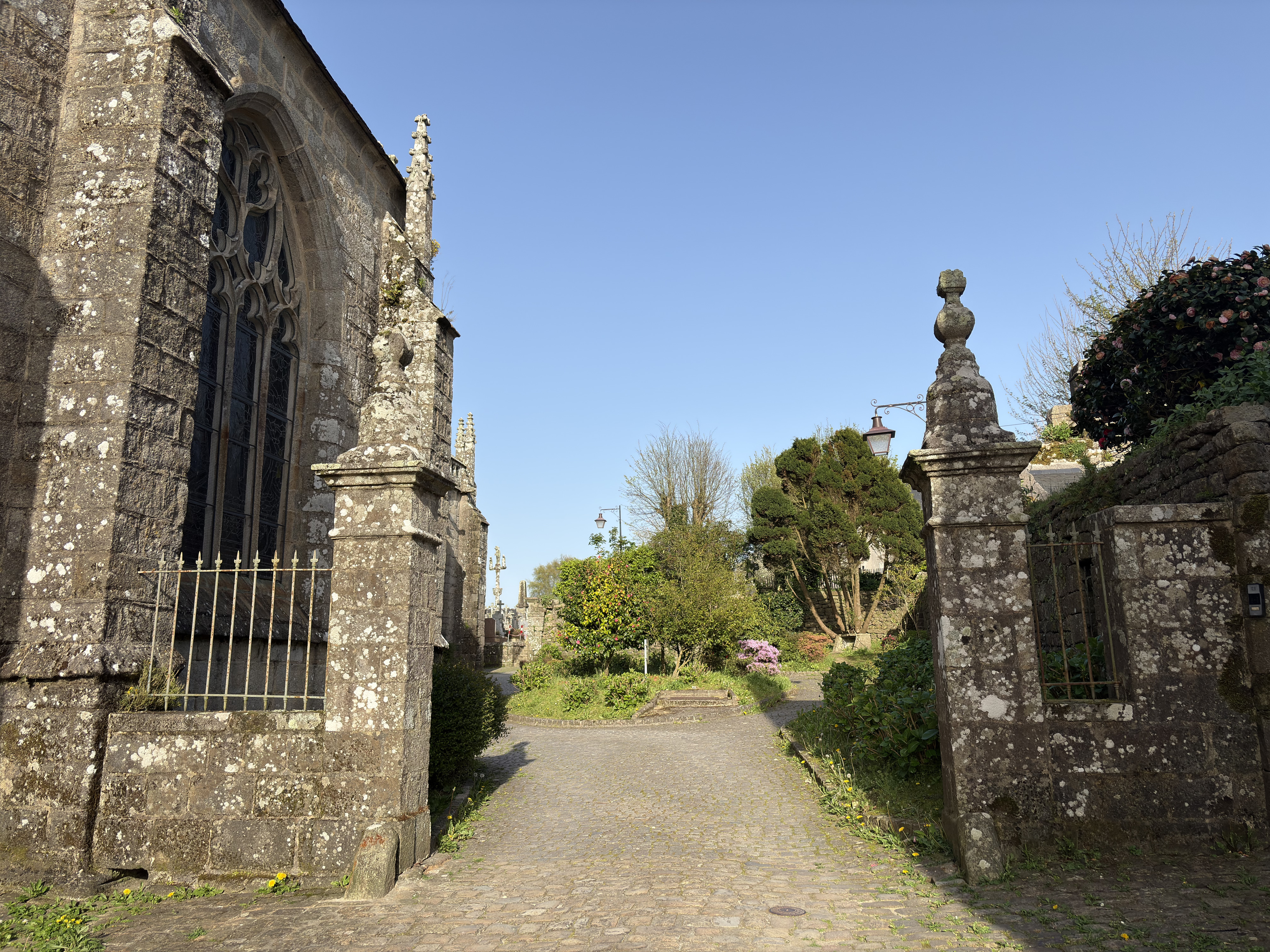 Picture France Locronan 2026-04 90 - Center Locronan