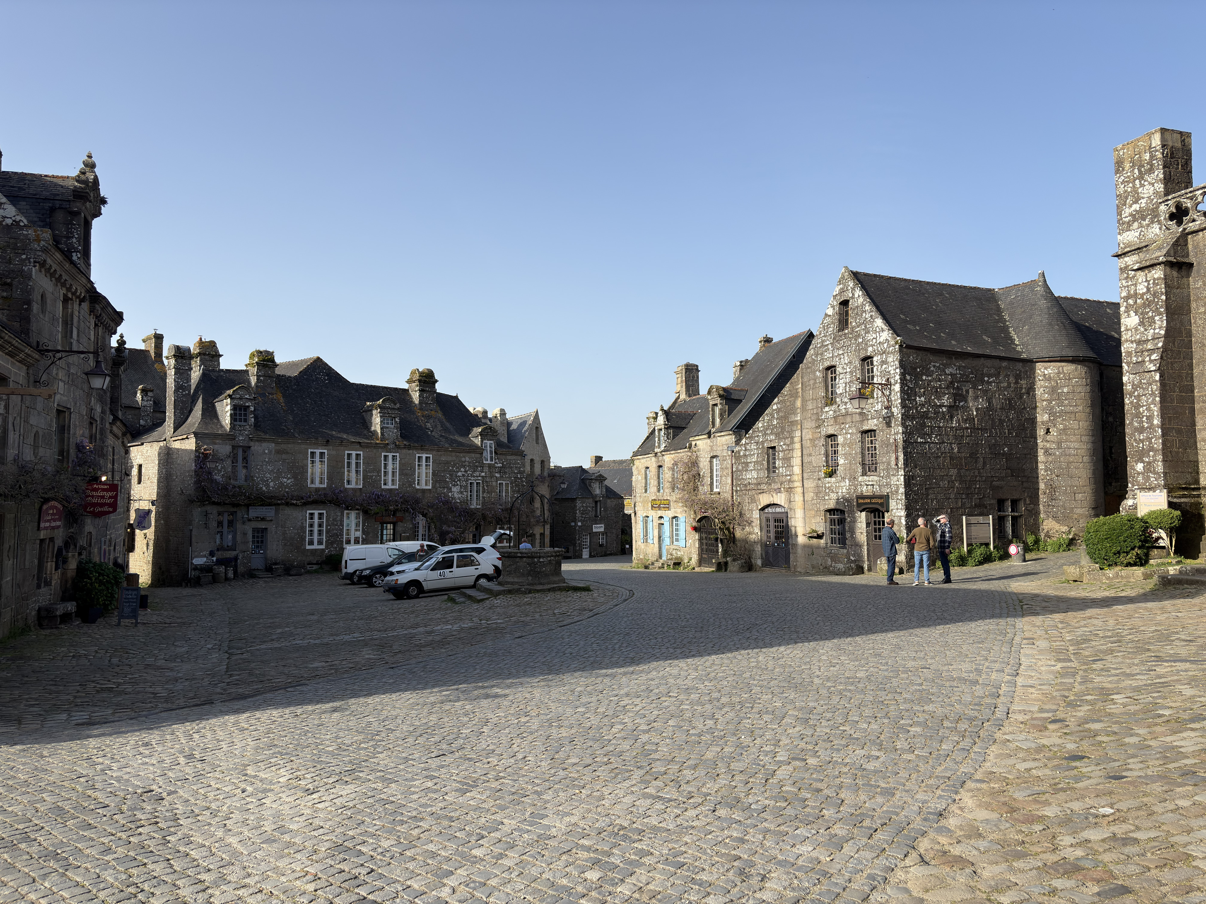 Picture France Locronan 2026-04 76 - Tours Locronan