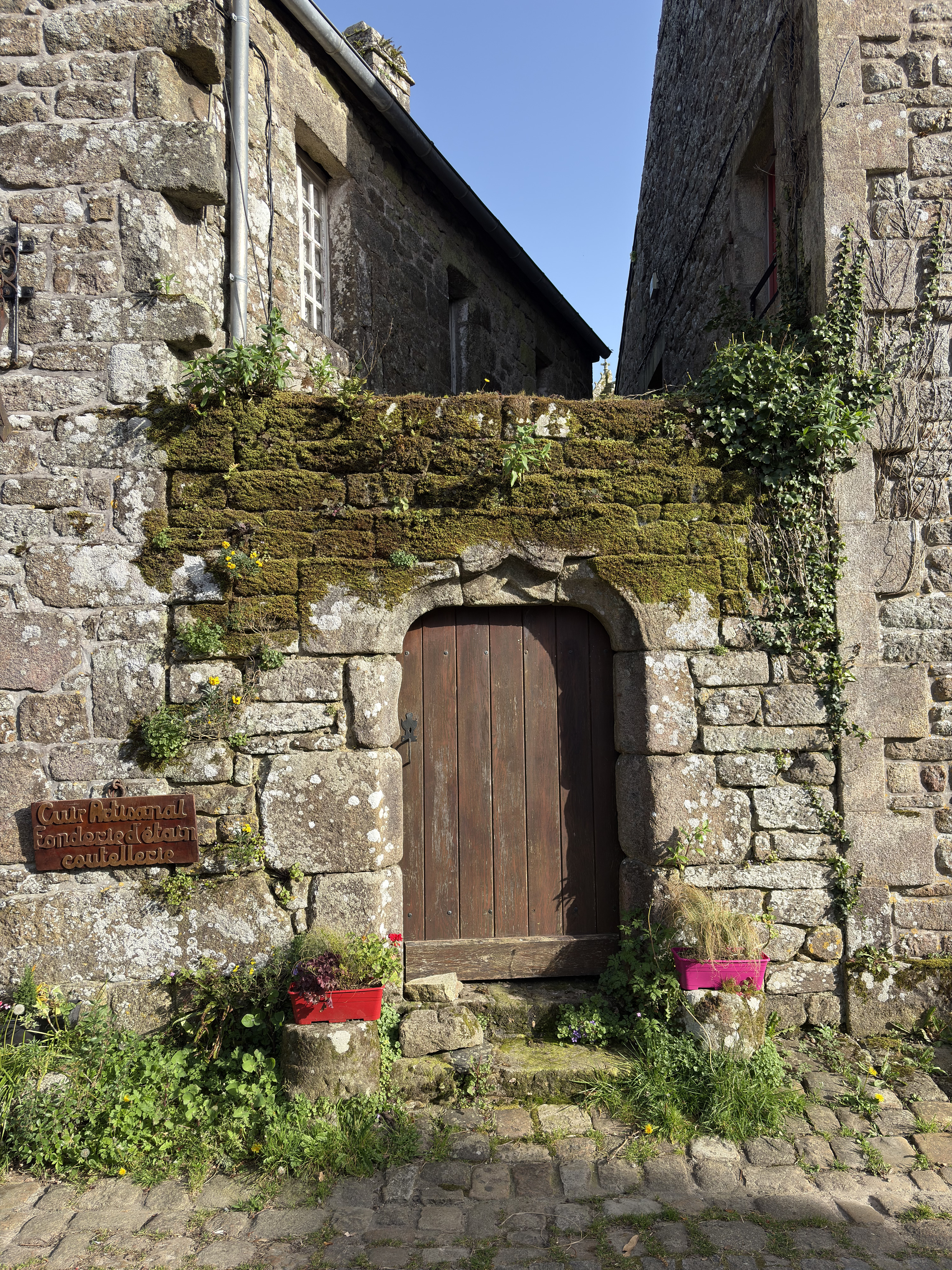 Picture France Locronan 2026-04 119 - History Locronan