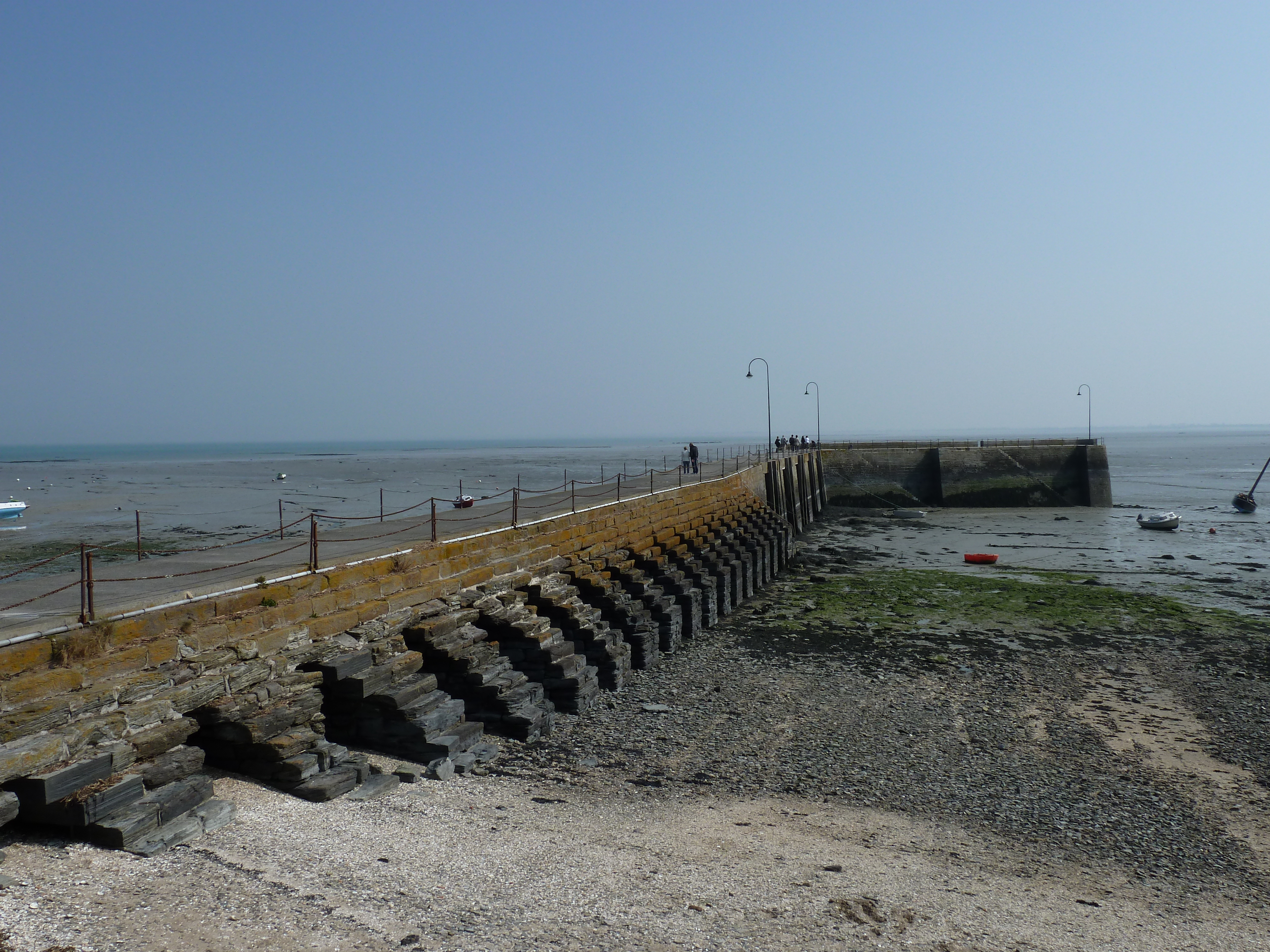 Picture France Cancale 2010-04 52 - History Cancale