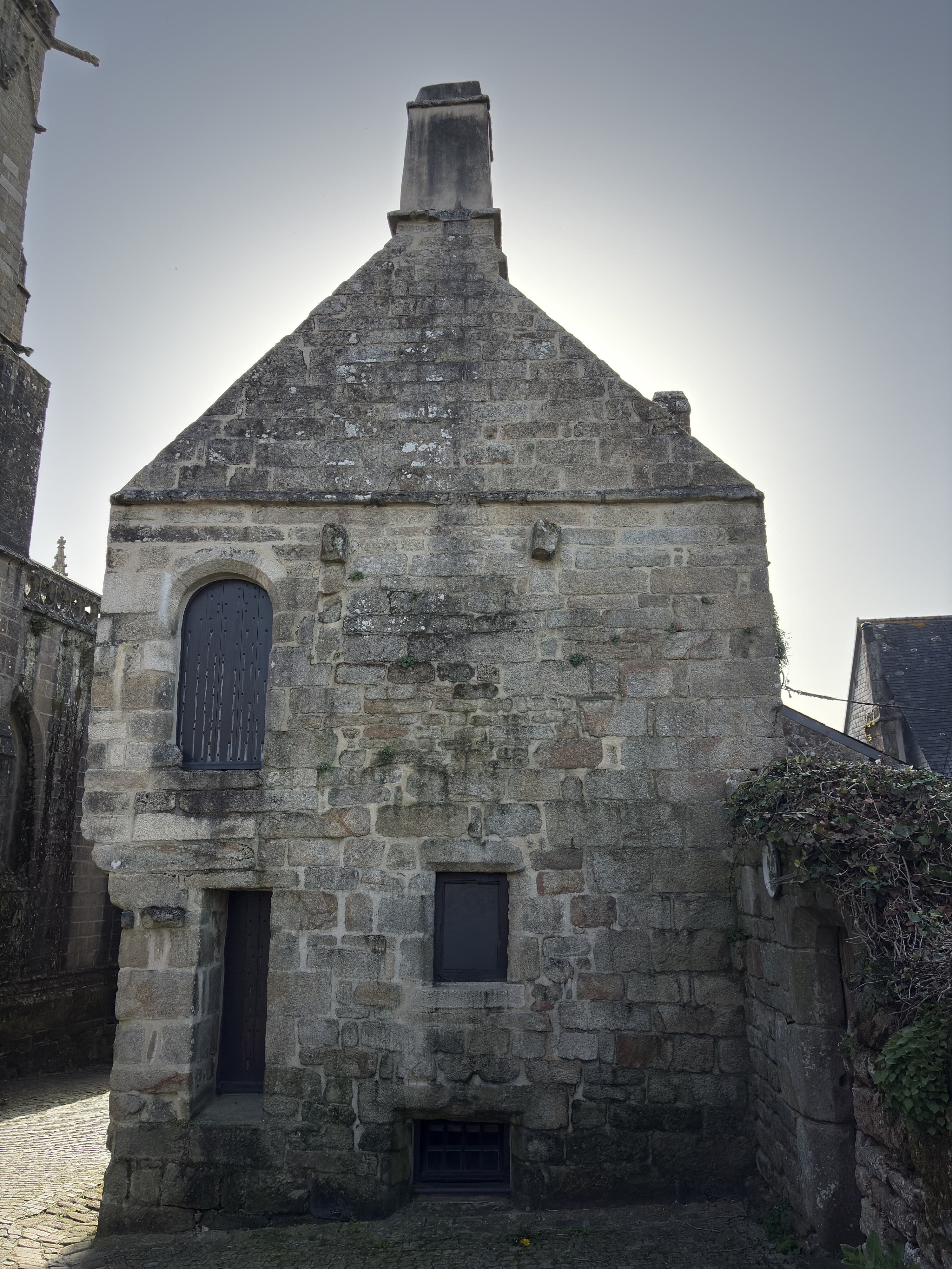 Picture France Locronan 2026-04 110 - Tour Locronan