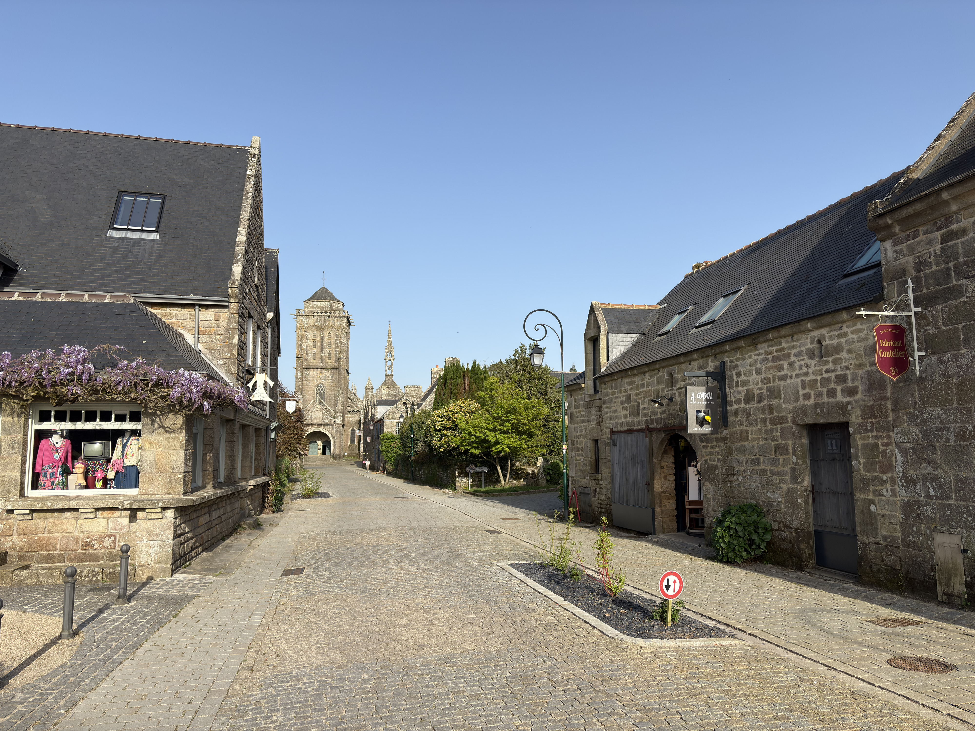Picture France Locronan 2026-04 3 - Recreation Locronan