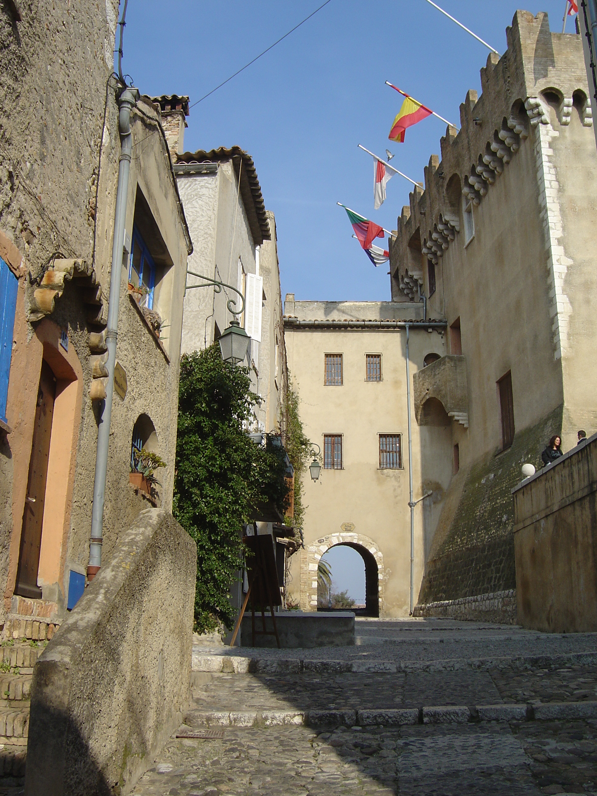 Picture France Les Hauts de Cagnes 2006-01 66 - Tour Les Hauts de Cagnes