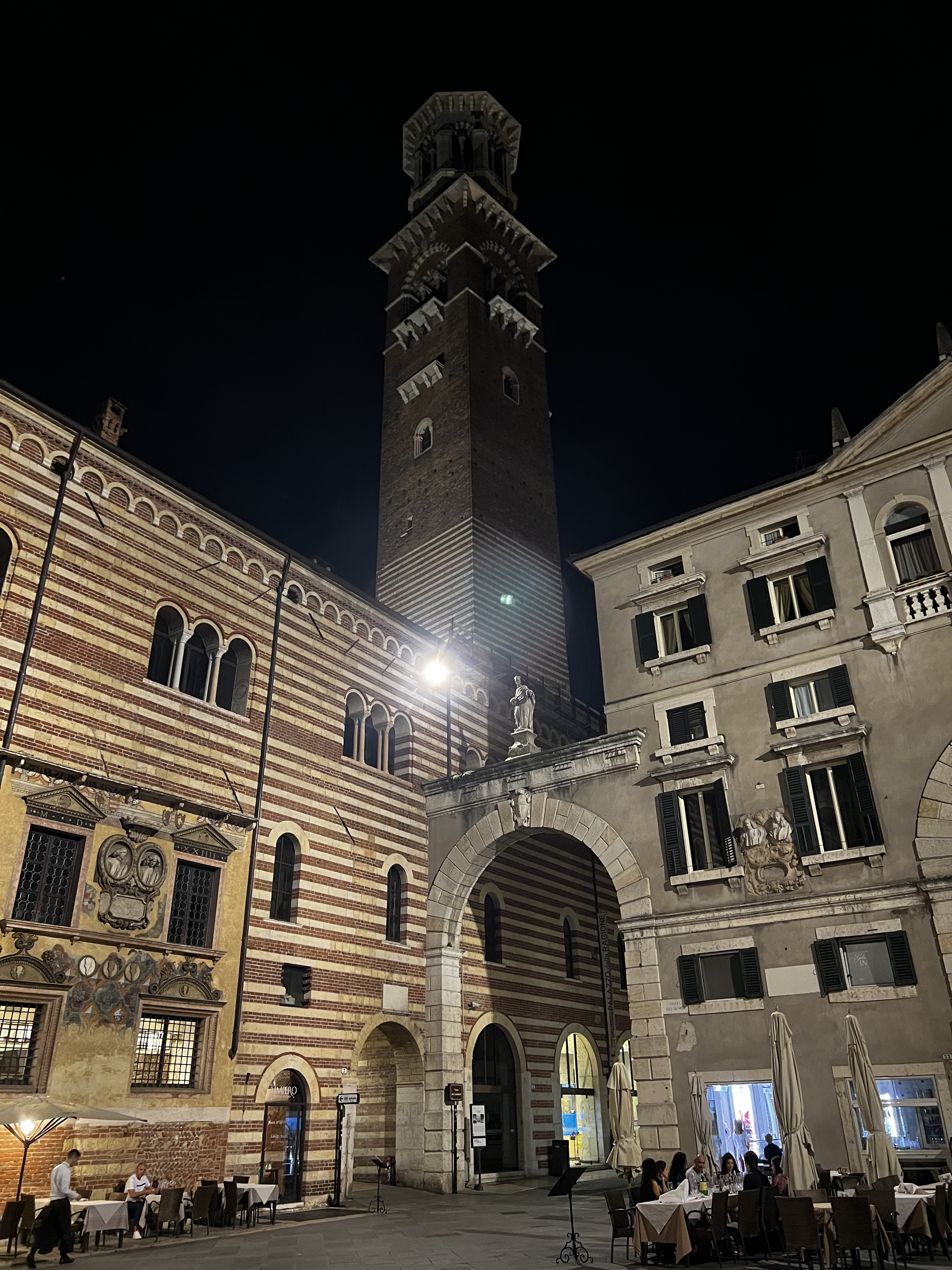 Picture Italy Verone 2022-05 235 - Tours Verone