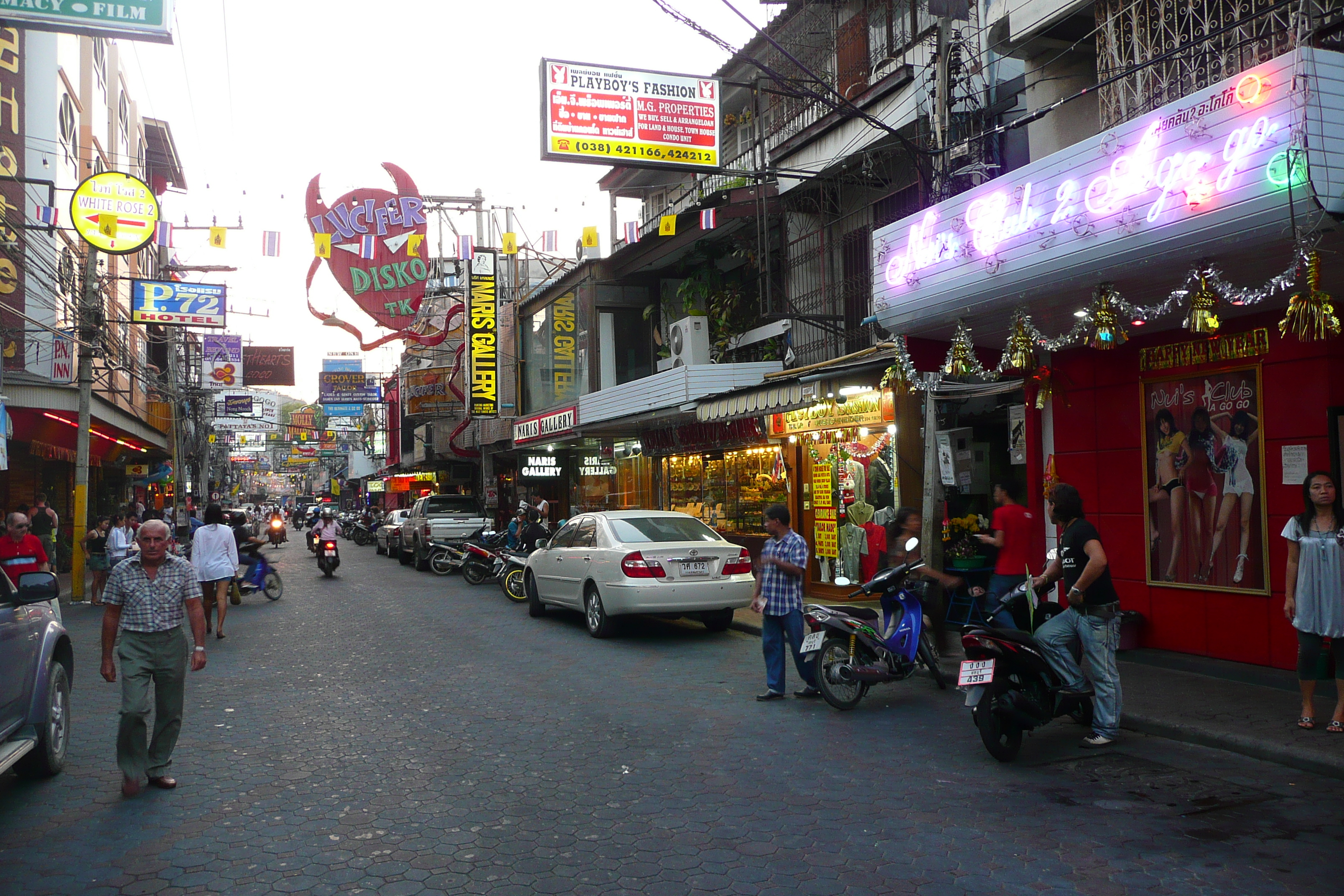 Picture Thailand Pattaya Walking Street 2008-01 72 - Discovery Walking Street