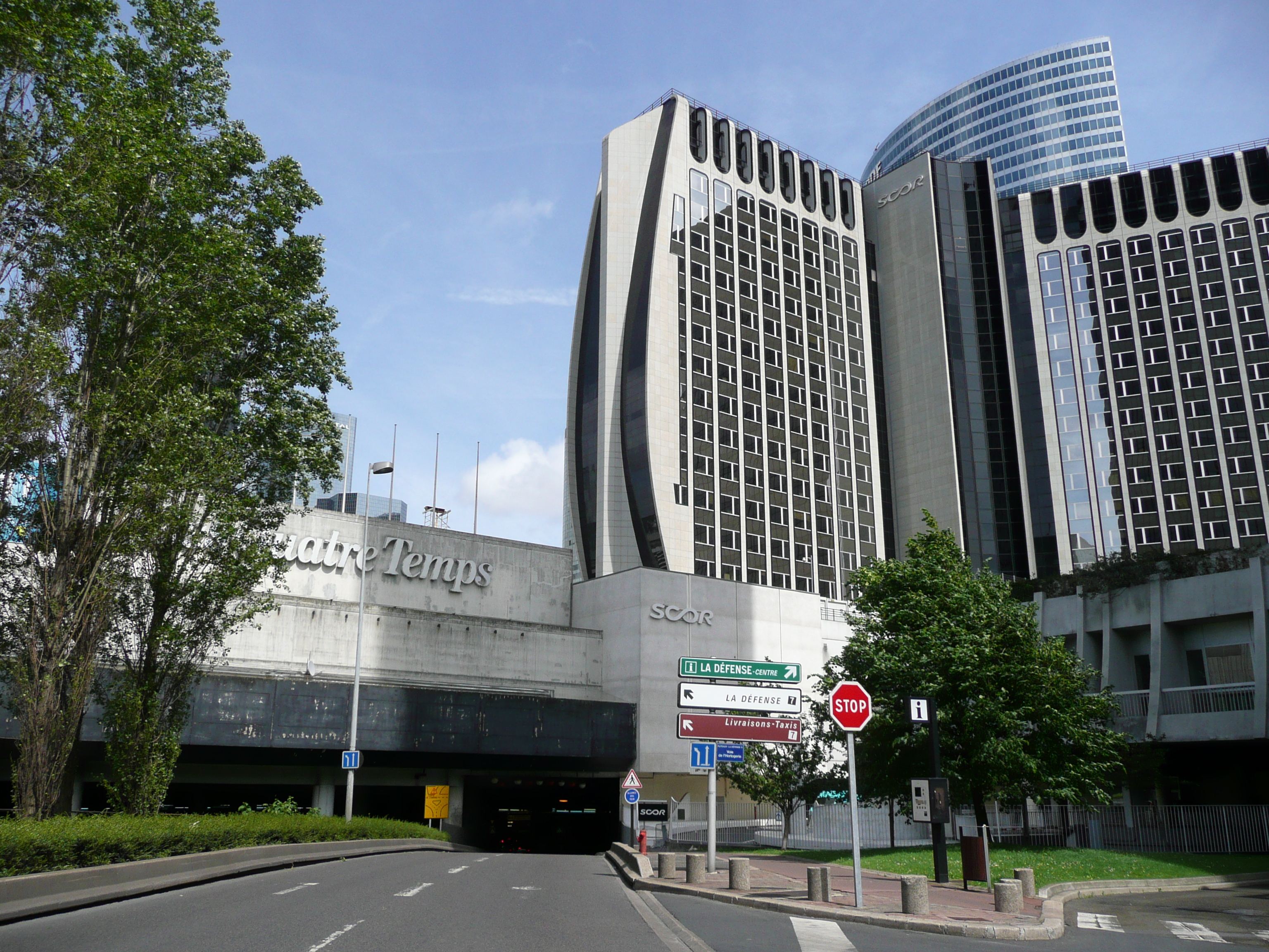 Picture France Paris La Defense 2007-05 173 - Tours La Defense