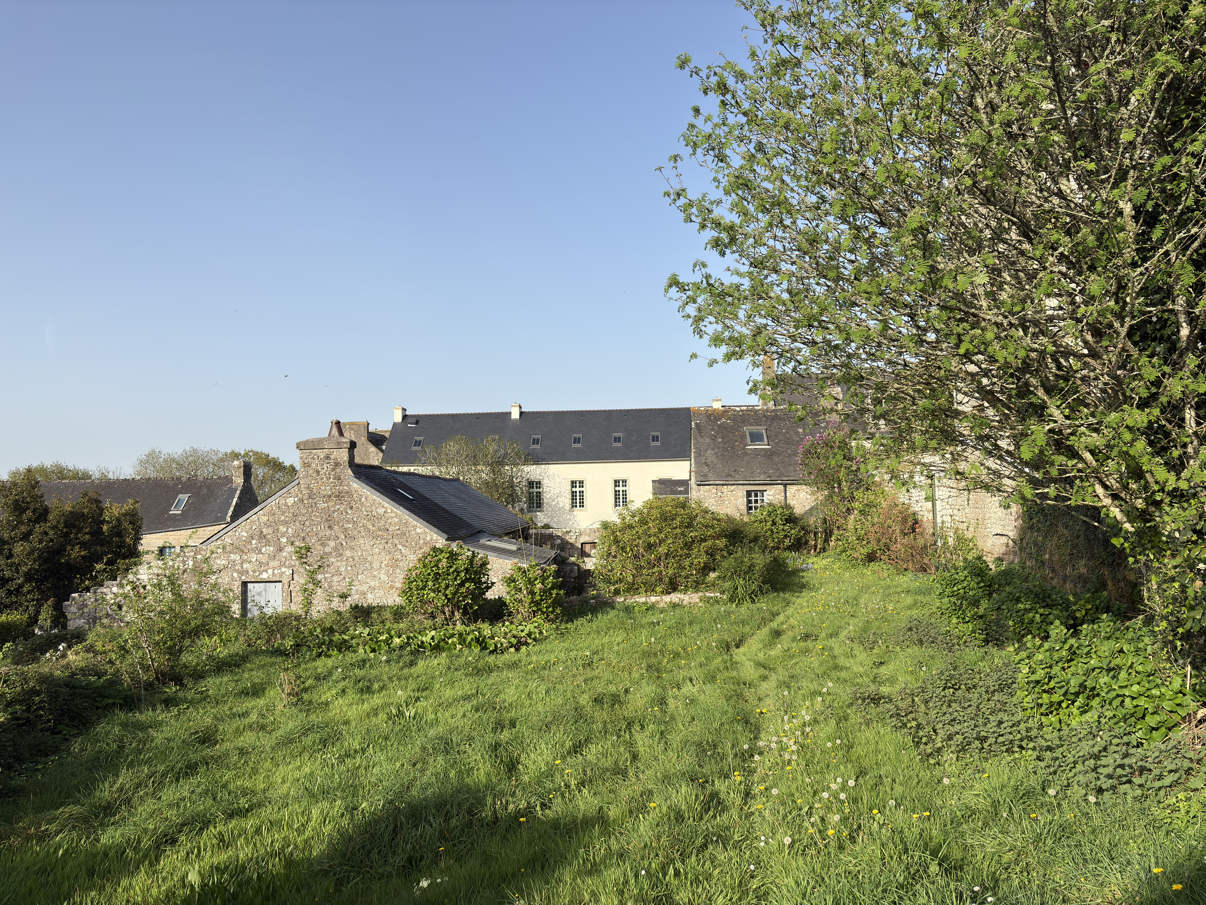 Picture France Locronan 2026-04 49 - Center Locronan