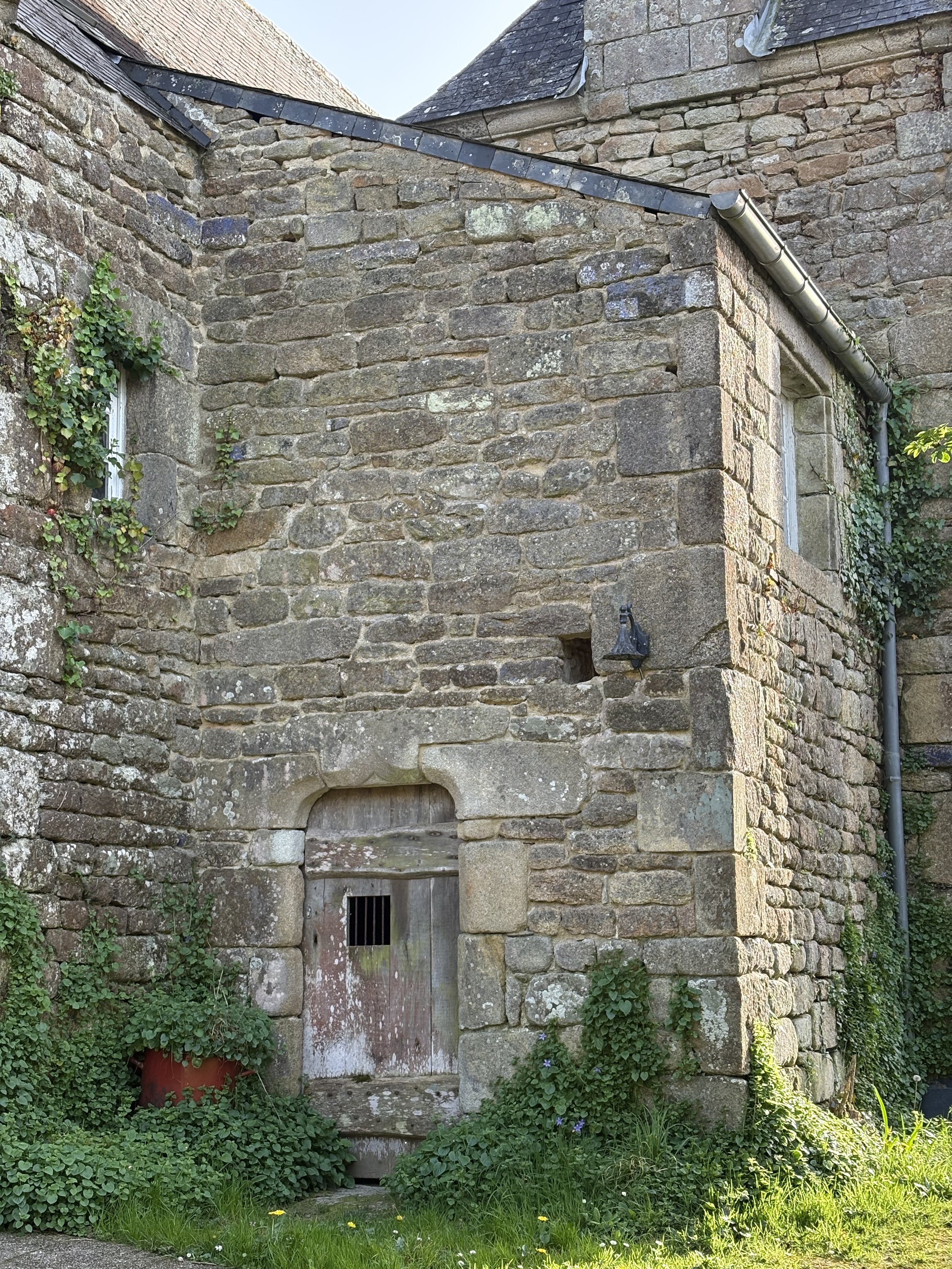 Picture France Locronan 2026-04 107 - Tour Locronan