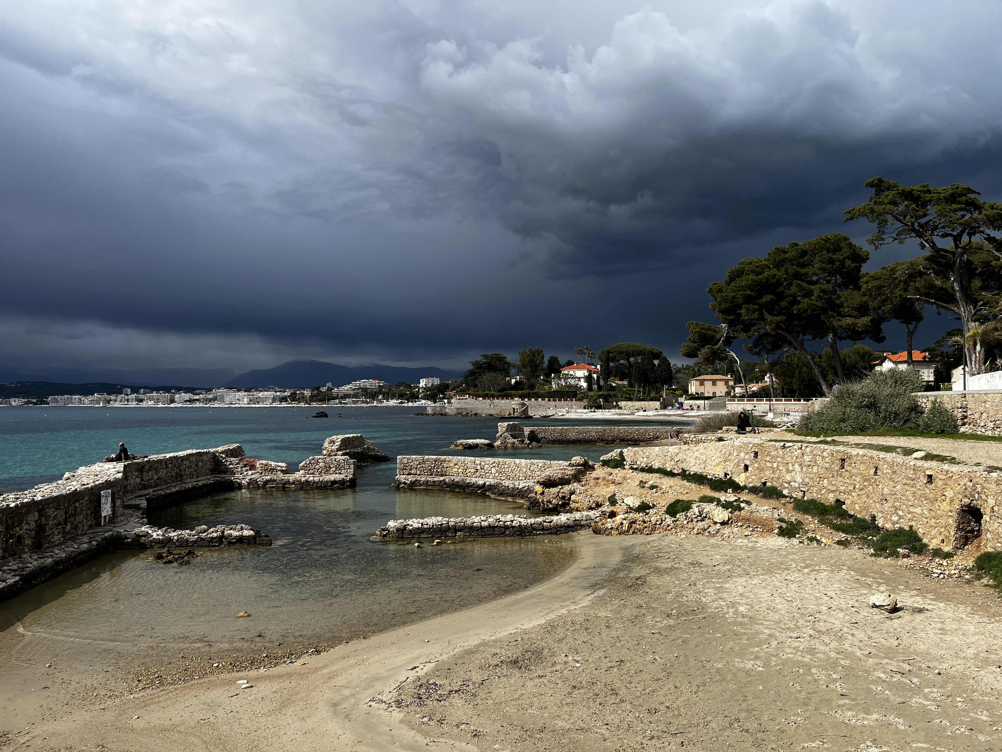 Picture France Antibes 2024-04 57 - Tour Antibes