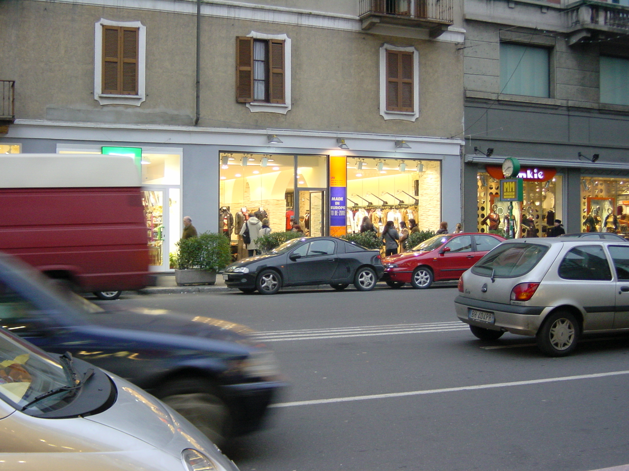 Picture Italy Milan 2000-12 26 - Tour Milan