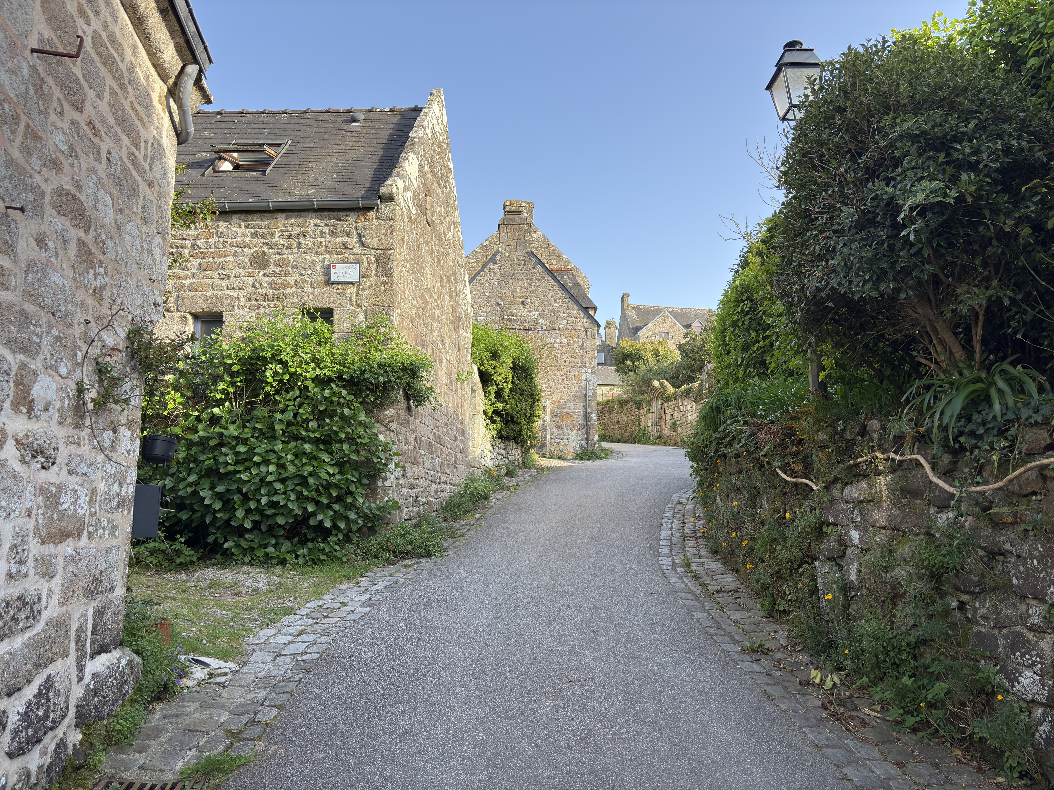 Picture France Locronan 2026-04 28 - Tours Locronan
