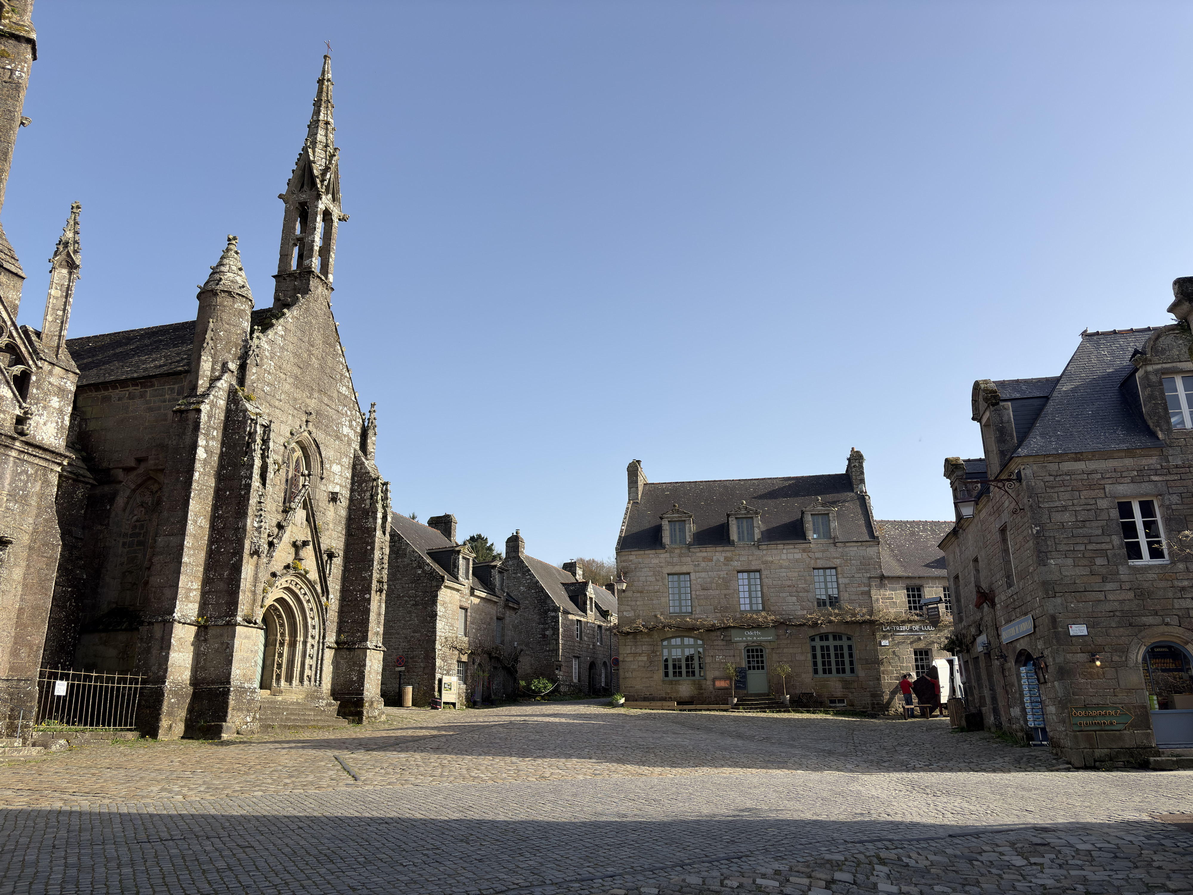 Picture France Locronan 2026-04 38 - Tours Locronan