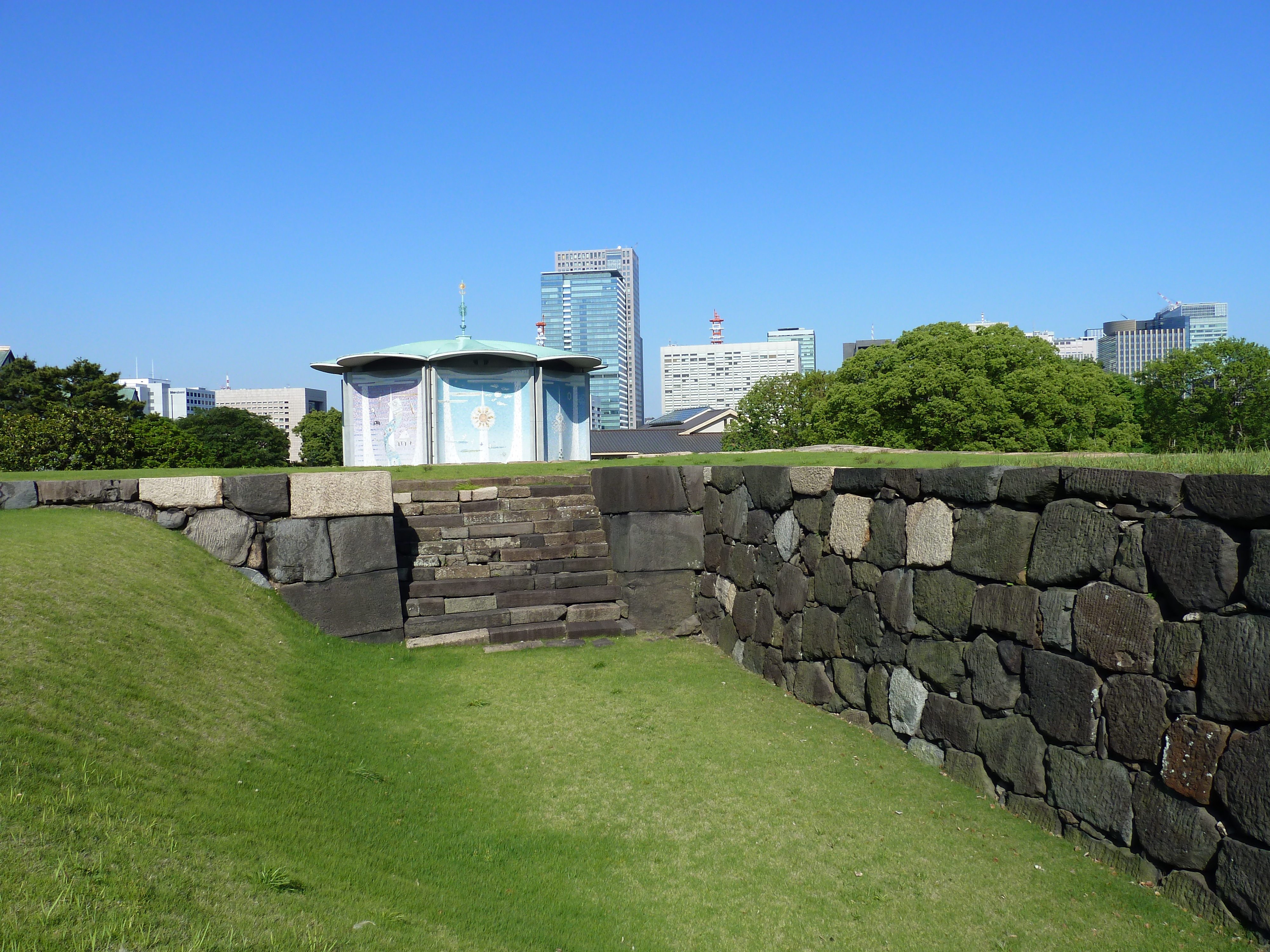 Picture Japan Tokyo Imperial Palace 2010-06 81 - Around Imperial Palace