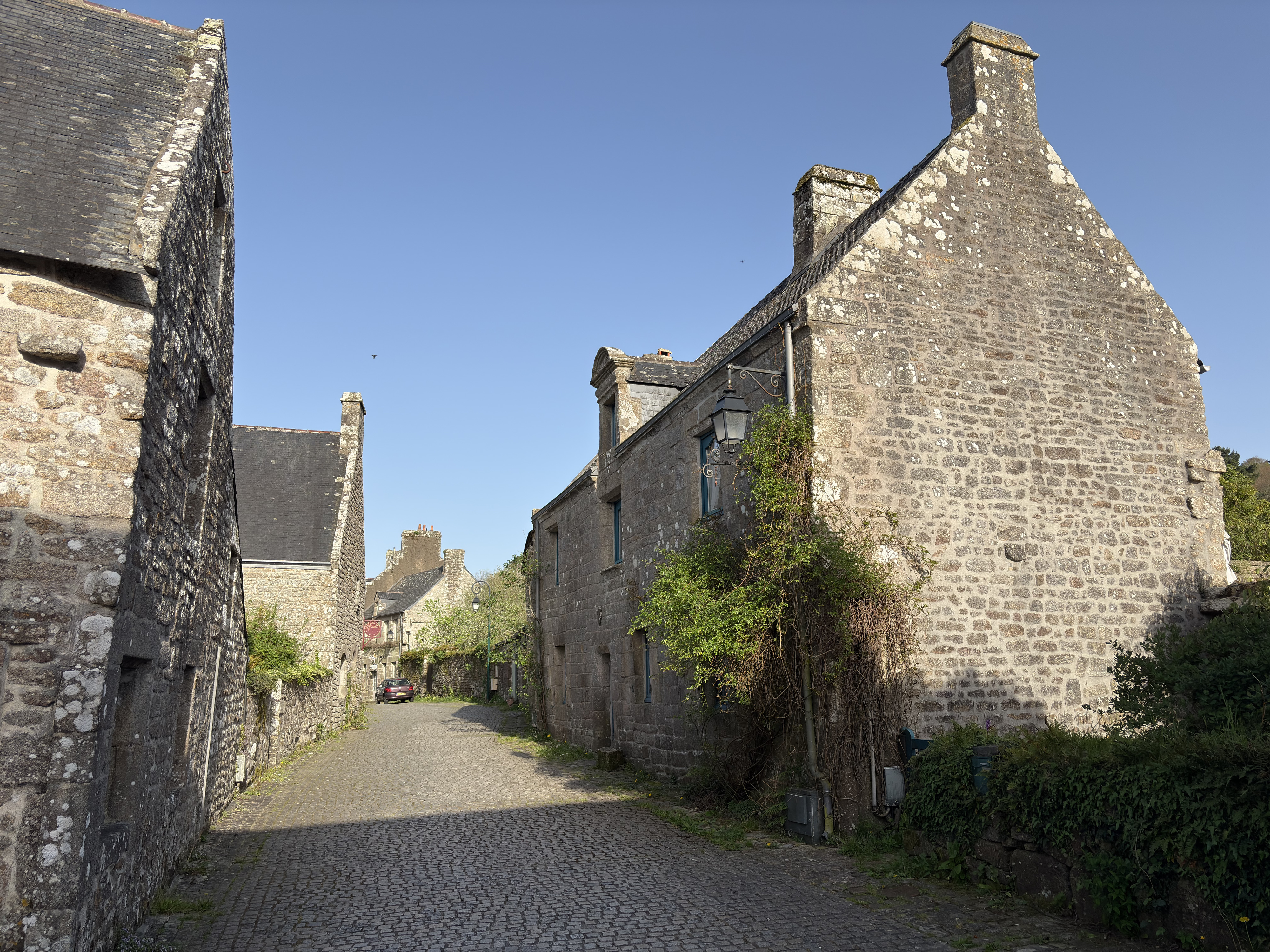 Picture France Locronan 2026-04 60 - Center Locronan