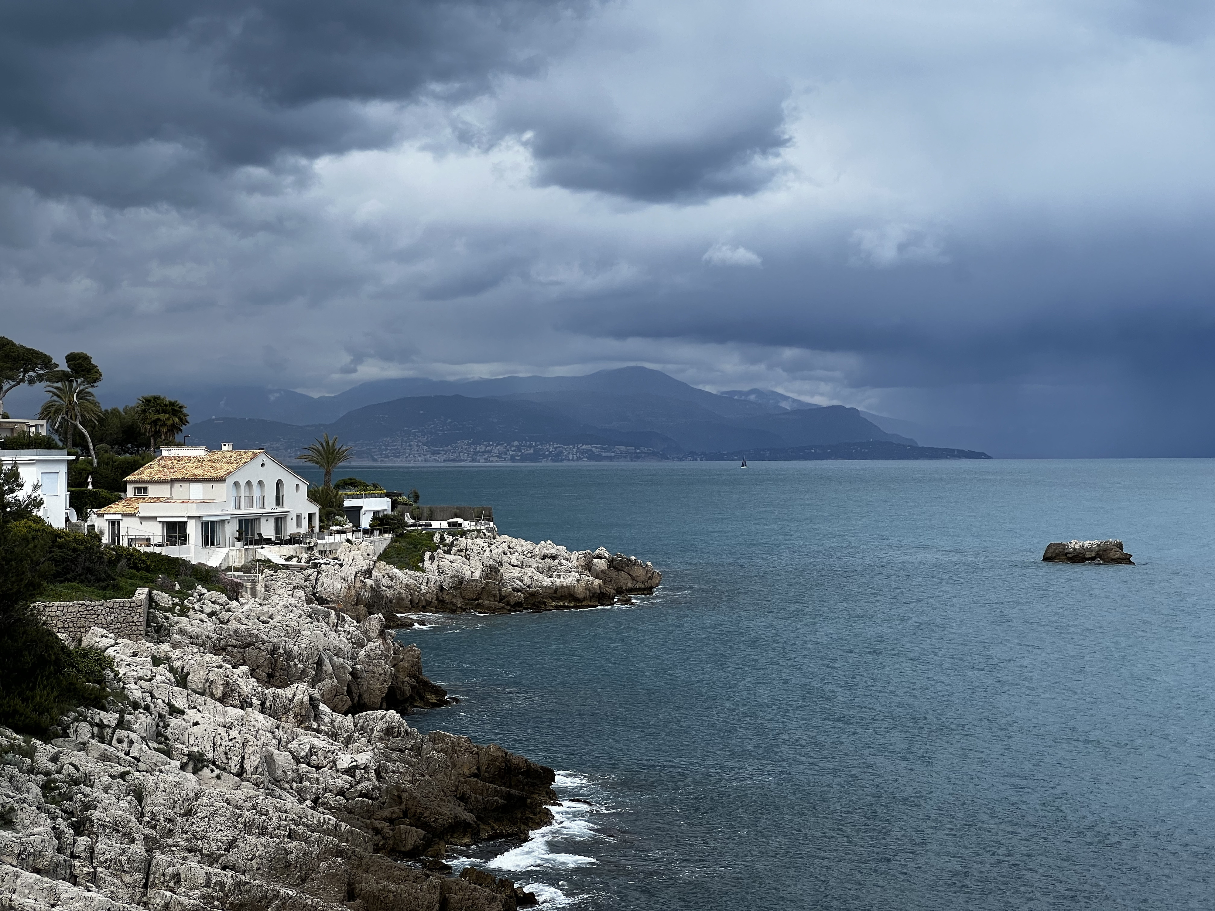 Picture France Antibes 2024-04 8 - Tours Antibes