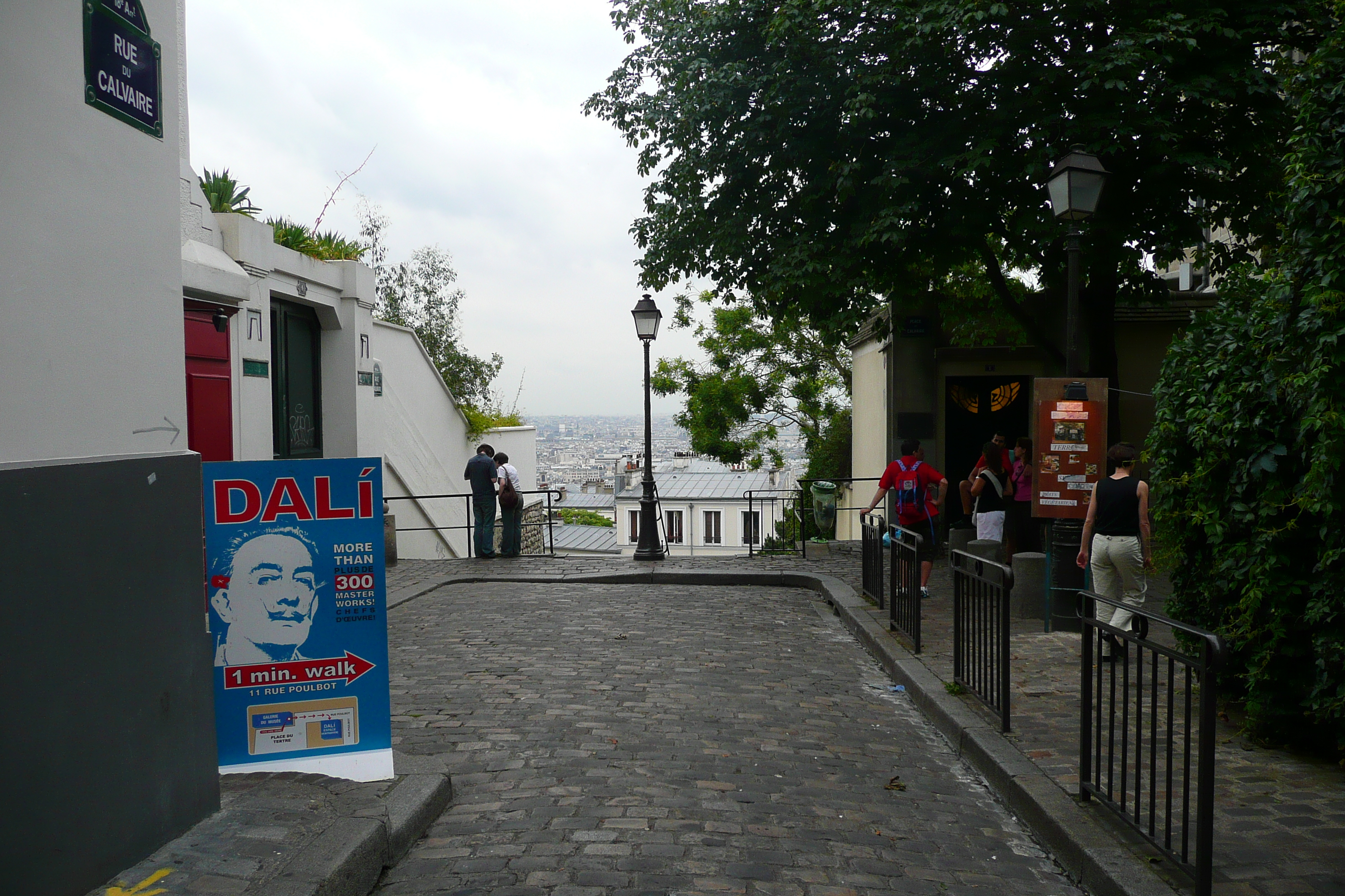Picture France Paris Place du Tertre 2007-06 4 - Center Place du Tertre