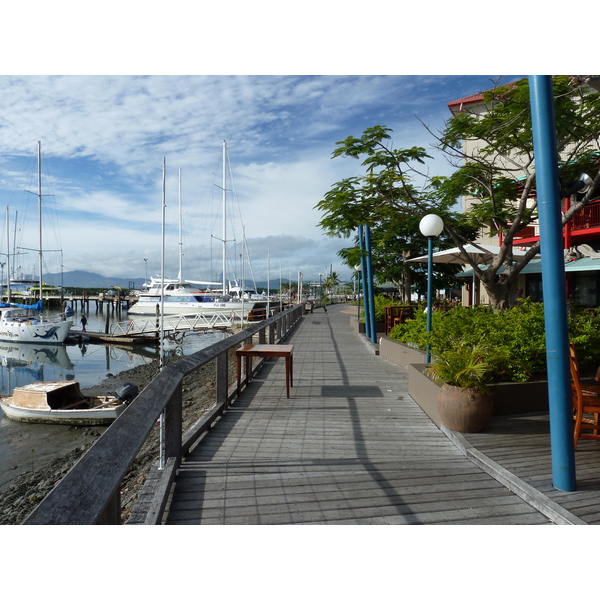Picture Fiji Port Denarau 2010-05 13 - Center Port Denarau