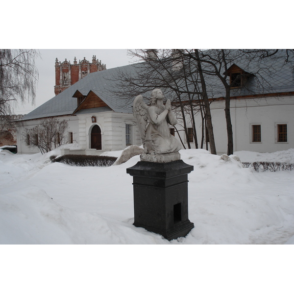 Picture Russia Moscow New Maiden convent and cemetery 2006-03 14 - Discovery New Maiden convent and cemetery