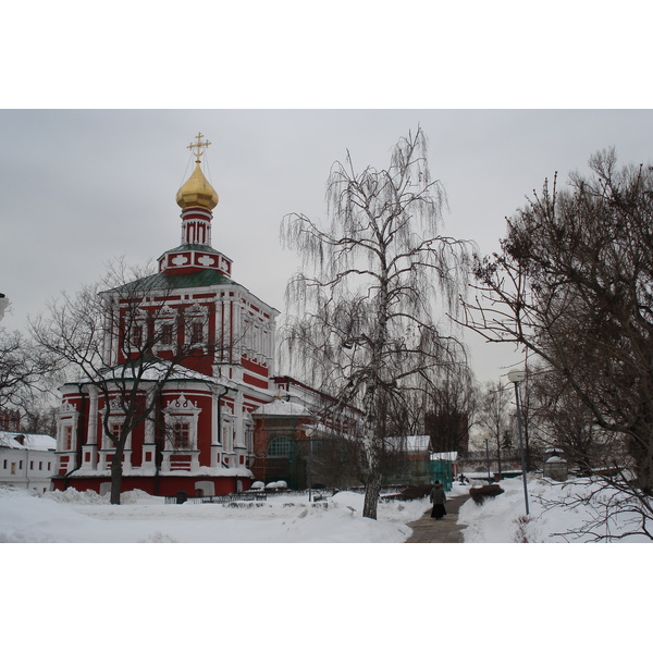 Picture Russia Moscow New Maiden convent and cemetery 2006-03 3 - Center New Maiden convent and cemetery