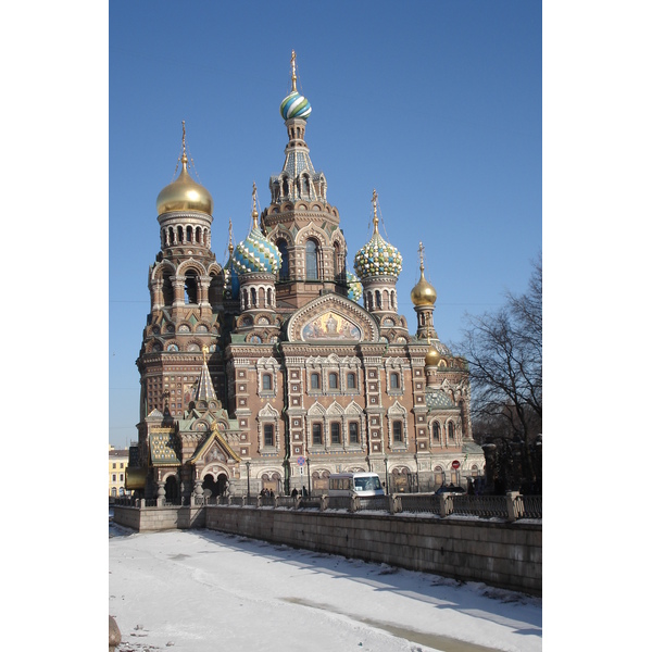 Picture Russia St Petersburg Cathedral of the savior on blood 2006-03 14 - Around Cathedral of the savior on blood