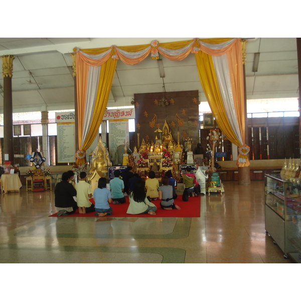 Picture Thailand Phitsanulok Wat Ratcha Bhurana 2008-01 18 - Recreation Wat Ratcha Bhurana