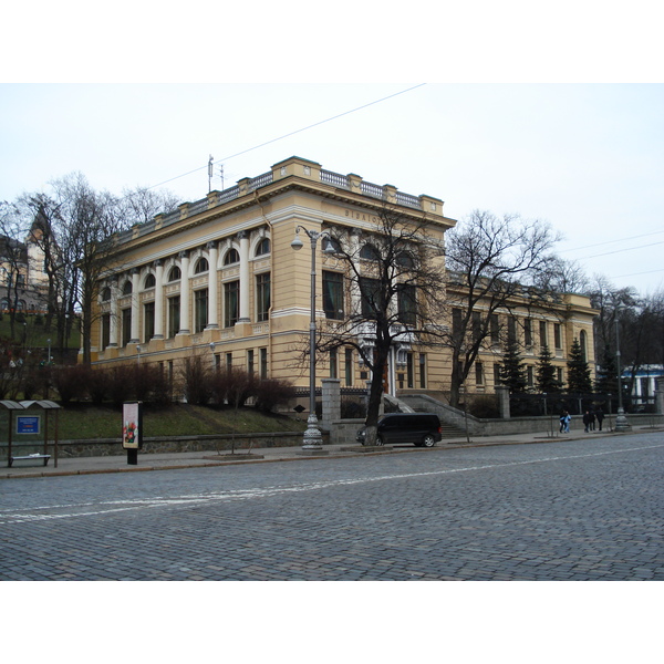 Picture Ukraine Kiev Kreschatyk Street 2007-03 60 - Recreation Kreschatyk Street