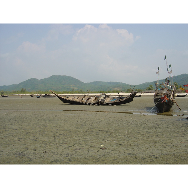 Picture Myanmar Maungmagan North 2005-01 25 - Tour Maungmagan North