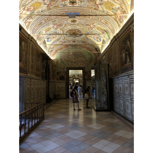 Picture Italy Rome Vatican Museum 2024-09 98 - Center Vatican Museum