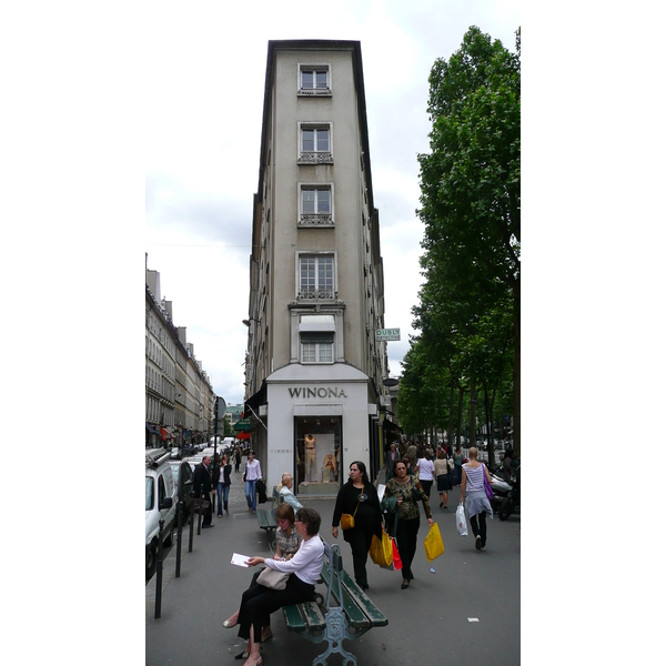 Picture France Paris 8th Arrondissement Rue Tronchet 2007-05 3 - Center Rue Tronchet