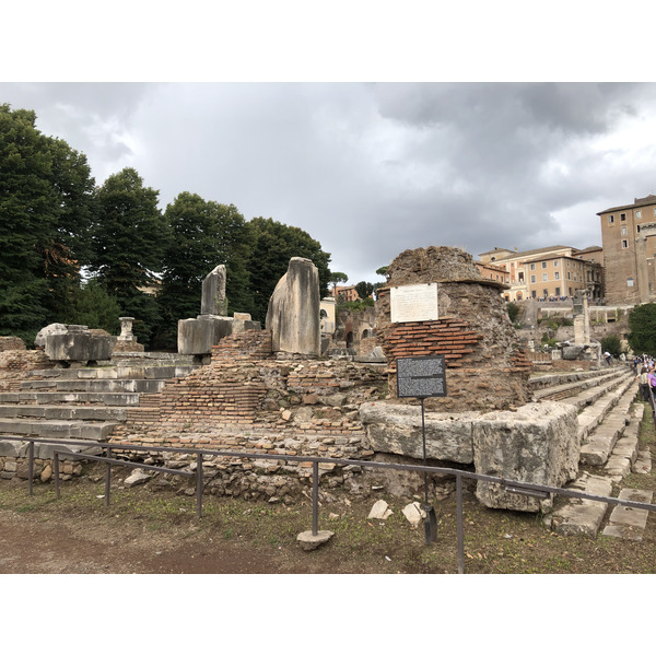 Picture Italy Rome Roman Forum 2024-09 183 - Recreation Roman Forum