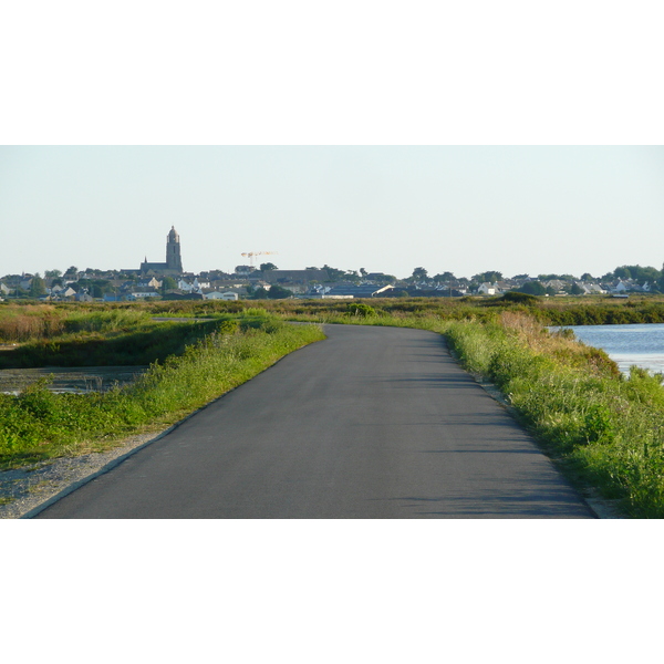 Picture France Guerande Les marais salants 2007-08 34 - Tours Les marais salants