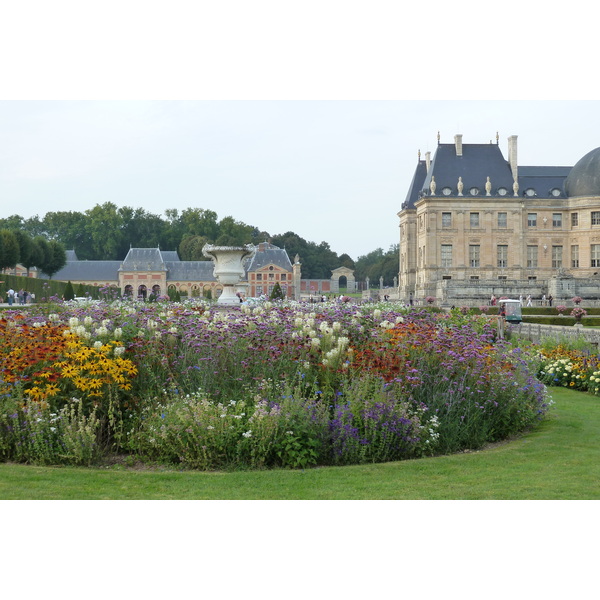 Picture France Vaux Le Vicomte Castle Vaux Le Vicomte Gardens 2010-09 69 - Journey Vaux Le Vicomte Gardens