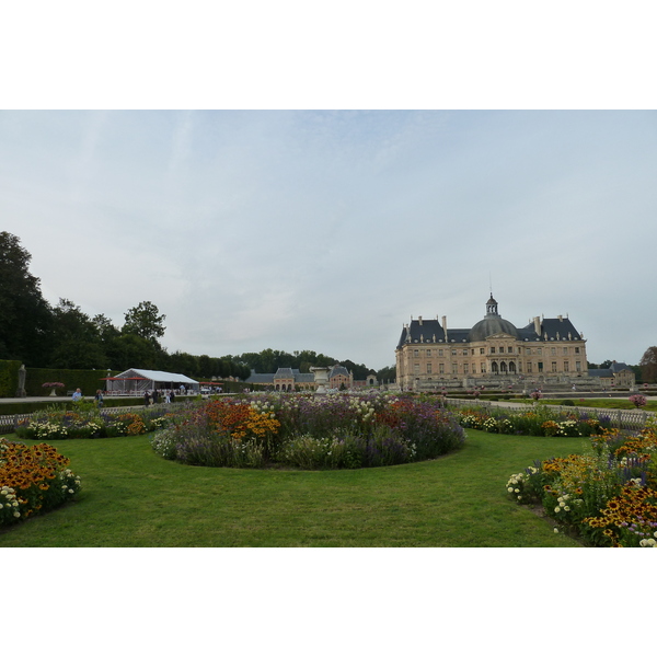Picture France Vaux Le Vicomte Castle Vaux Le Vicomte Gardens 2010-09 57 - Center Vaux Le Vicomte Gardens