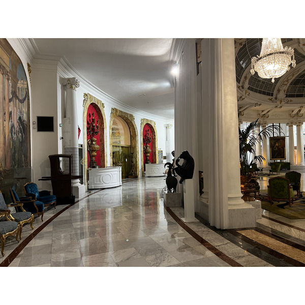 Picture France Nice The Negresco Hotel 2024-04 13 - Tour The Negresco Hotel