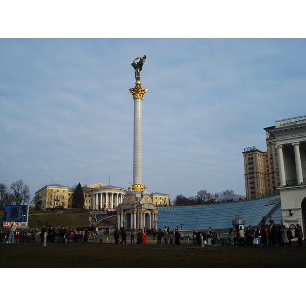Picture Ukraine Kiev Kreschatyk Street 2007-03 76 - History Kreschatyk Street