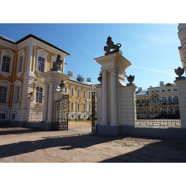 Picture Latvia Rundale Palace 2009-04 59 - Around Rundale Palace