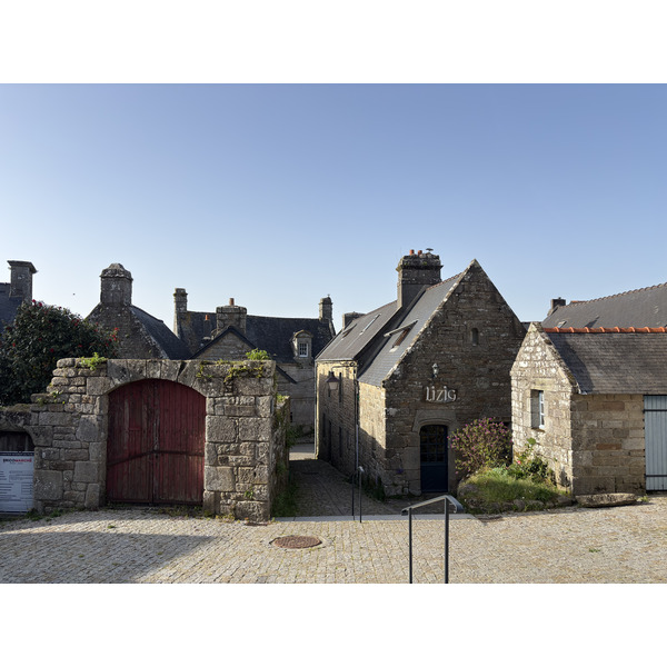 Picture France Locronan 2026-04 143 - Recreation Locronan