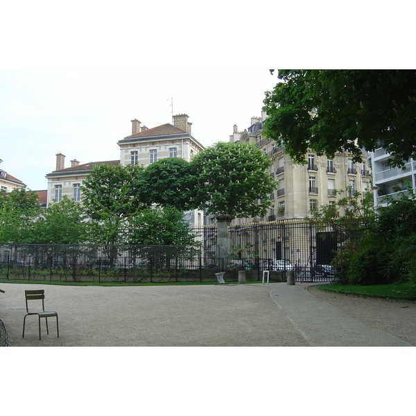 Picture France Paris Luxembourg Garden 2007-04 25 - Center Luxembourg Garden