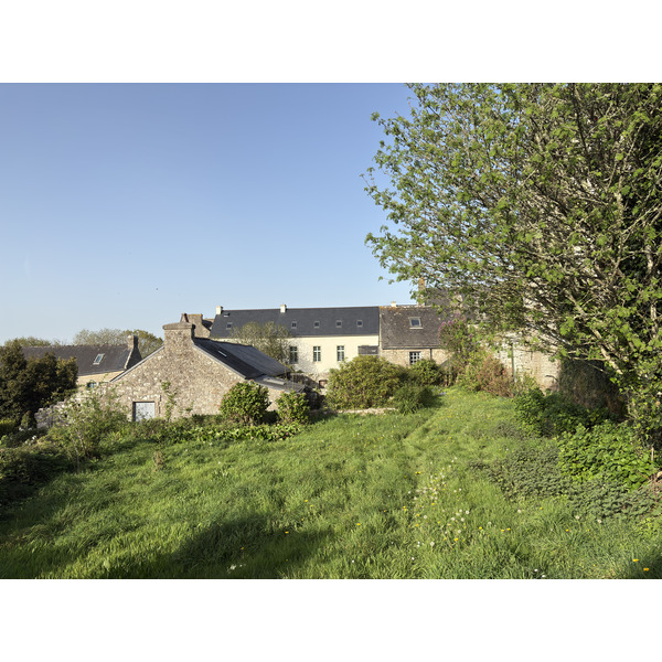 Picture France Locronan 2026-04 49 - Center Locronan